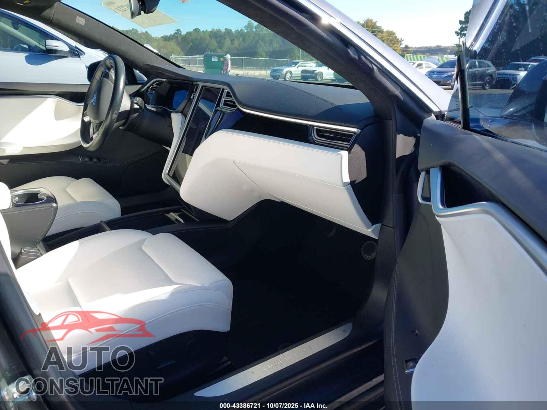 TESLA MODEL S 2017 - 5YJSA1E23HF212975