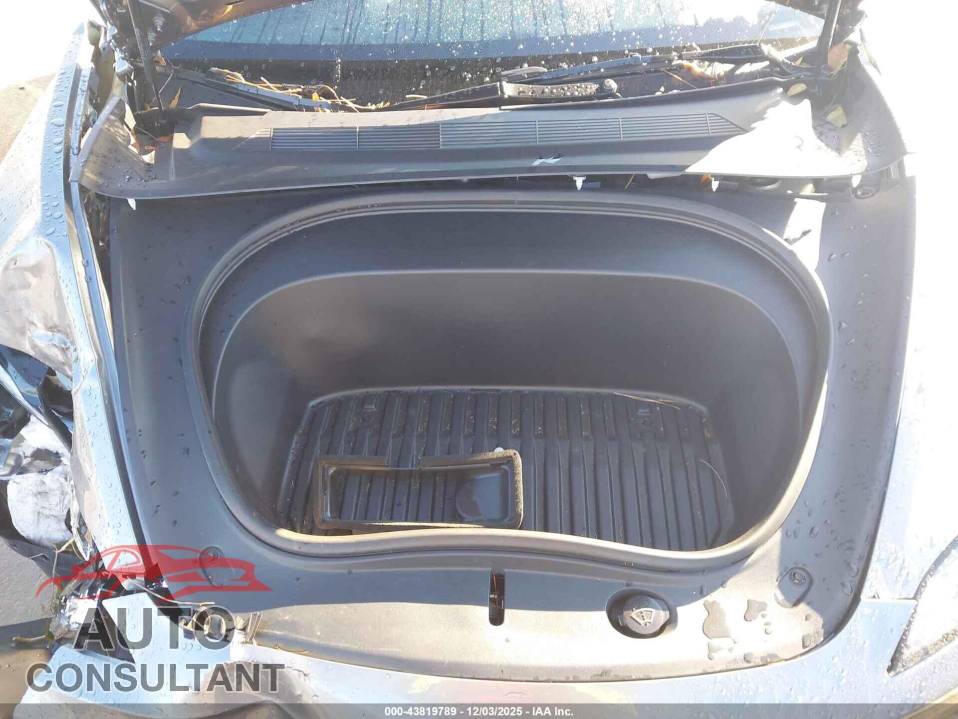 TESLA MODEL 3 2024 - 5YJ3E1EA6RF856133
