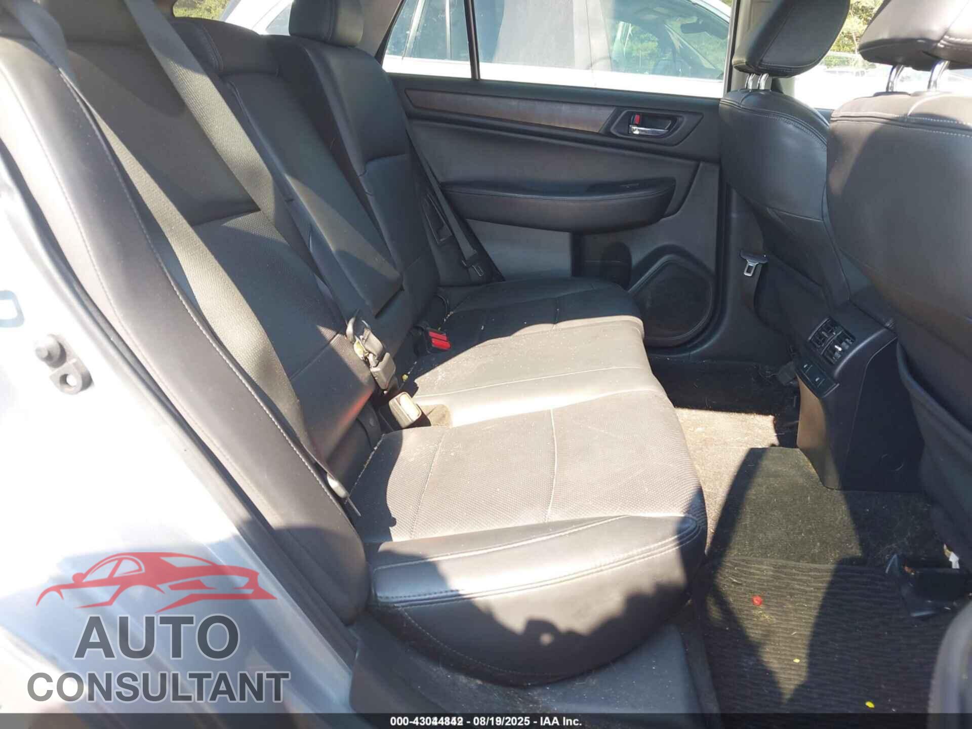 SUBARU OUTBACK 2015 - 4S4BSBLC2F3203558