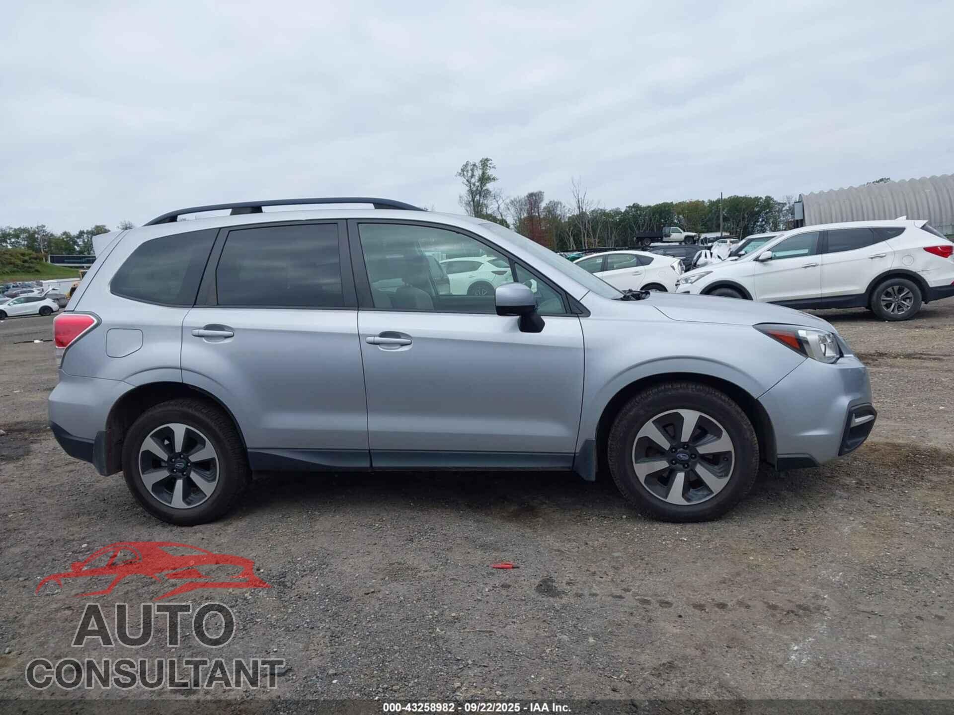 SUBARU FORESTER 2017 - JF2SJAGC8HH462929
