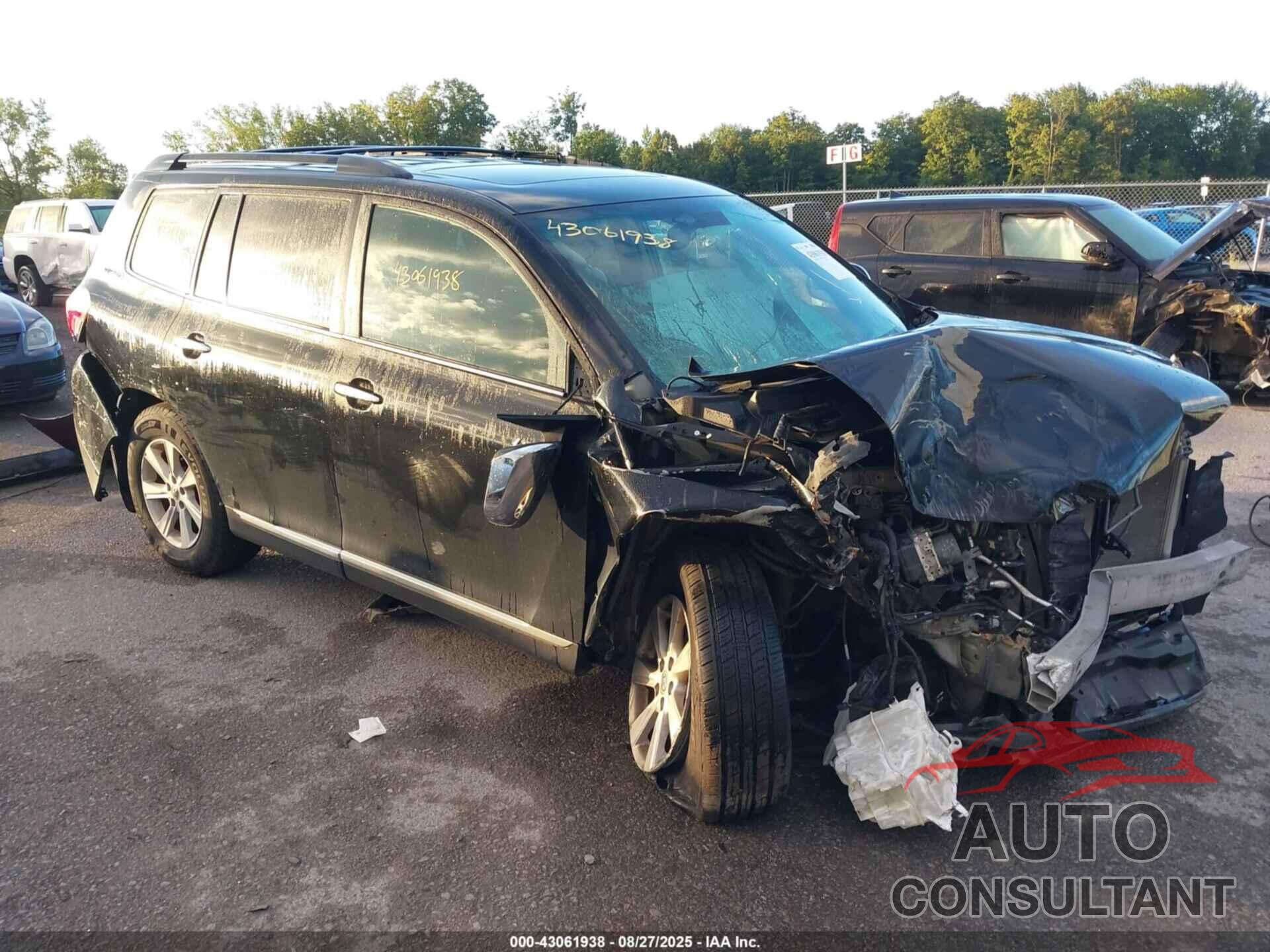 TOYOTA HIGHLANDER 2012 - 5TDBK3EH4CS101837