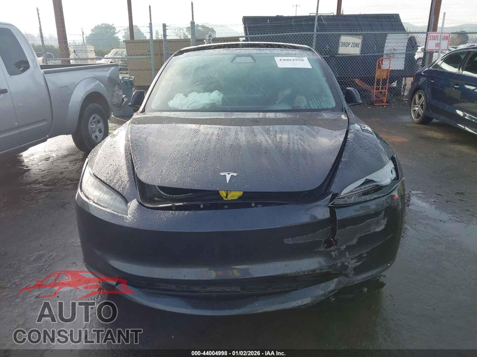 TESLA MODEL 3 2024 - 5YJ3E1EA5RF742933