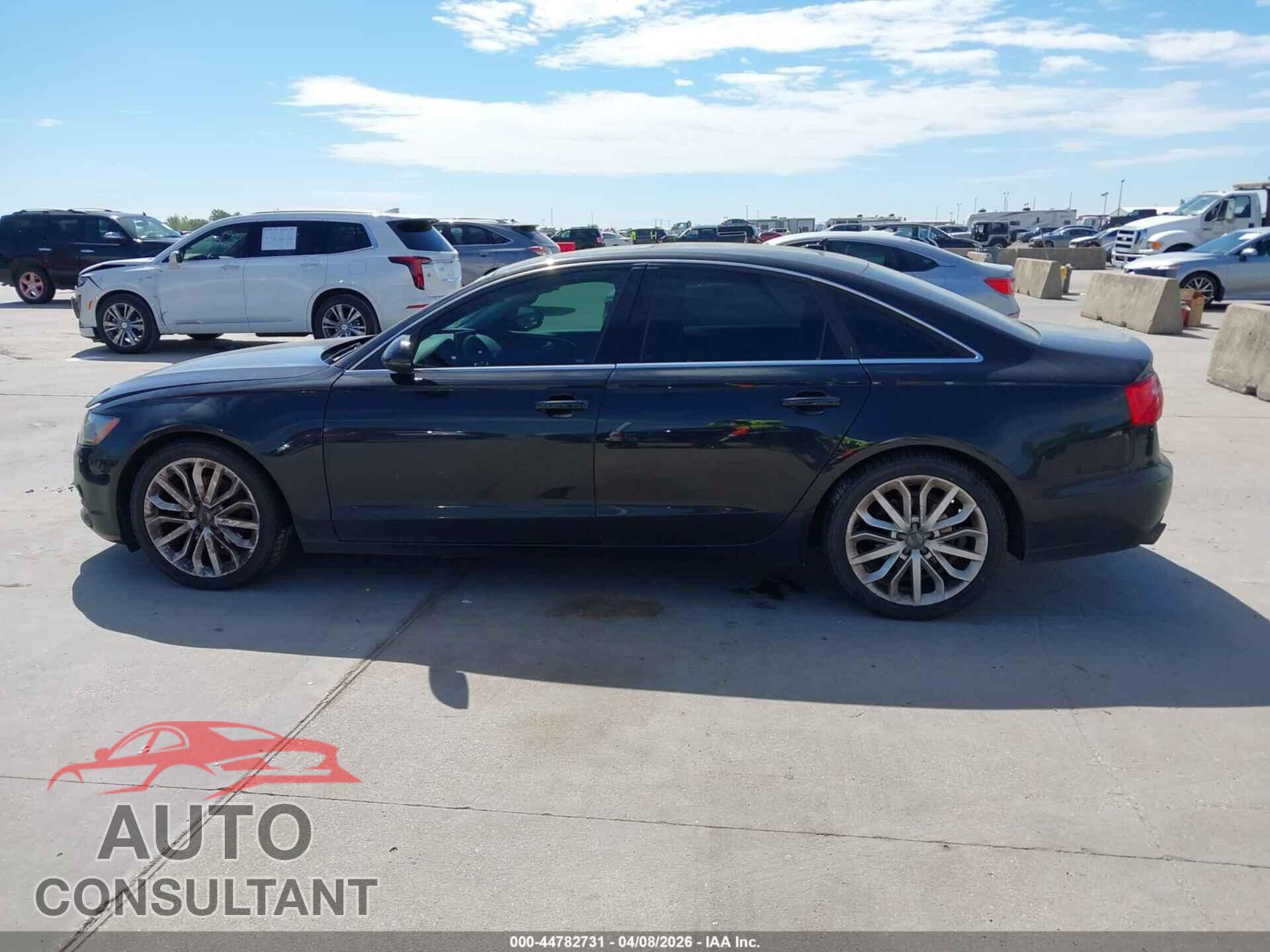 AUDI A6 2013 - WAUDFAFC8DN008621
