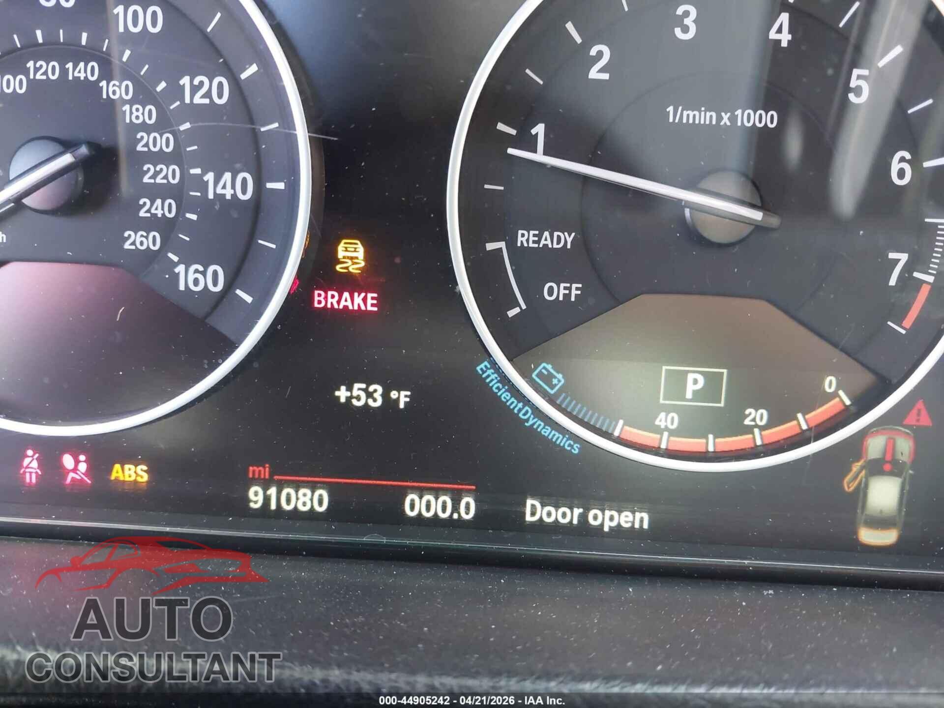 BMW 320I 2016 - WBA8E5G5XGNU19356