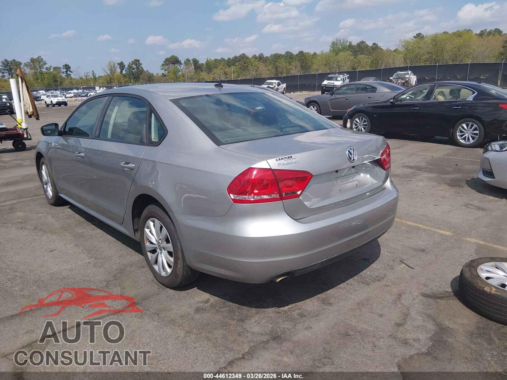 VOLKSWAGEN PASSAT 2013 - 1VWAP7A30DC127785