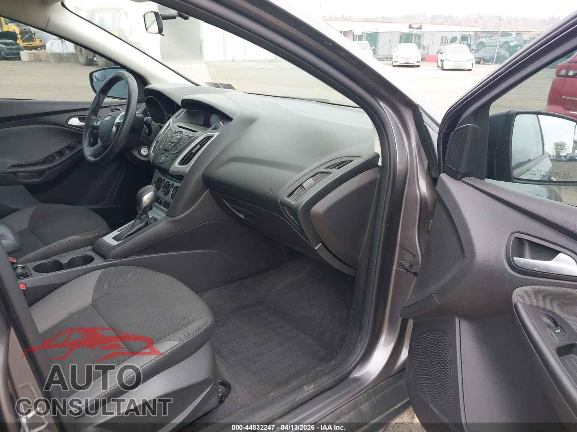 FORD FOCUS 2014 - 1FADP3F28EL377792