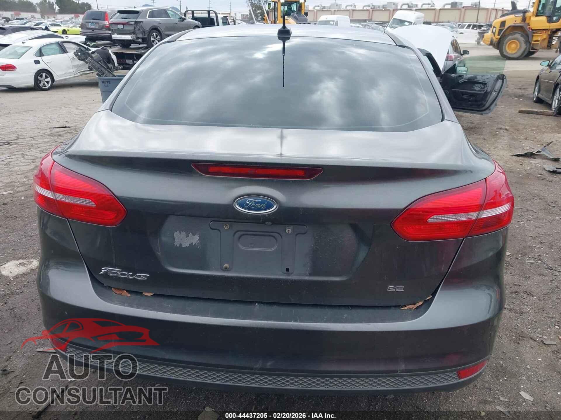 FORD FOCUS 2015 - 1FADP3F20FL221876