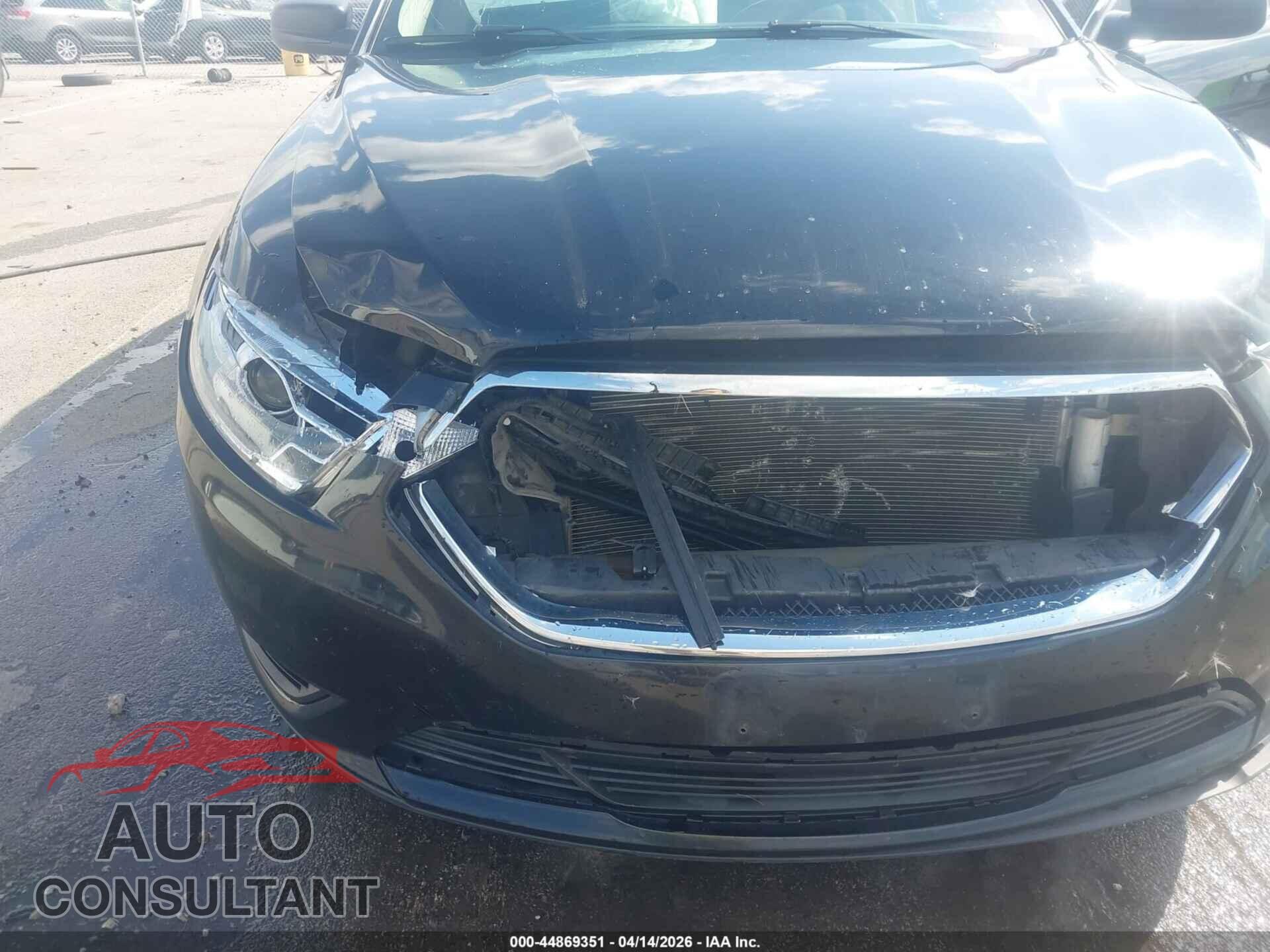 FORD TAURUS 2018 - 1FAHP2D88JG132173