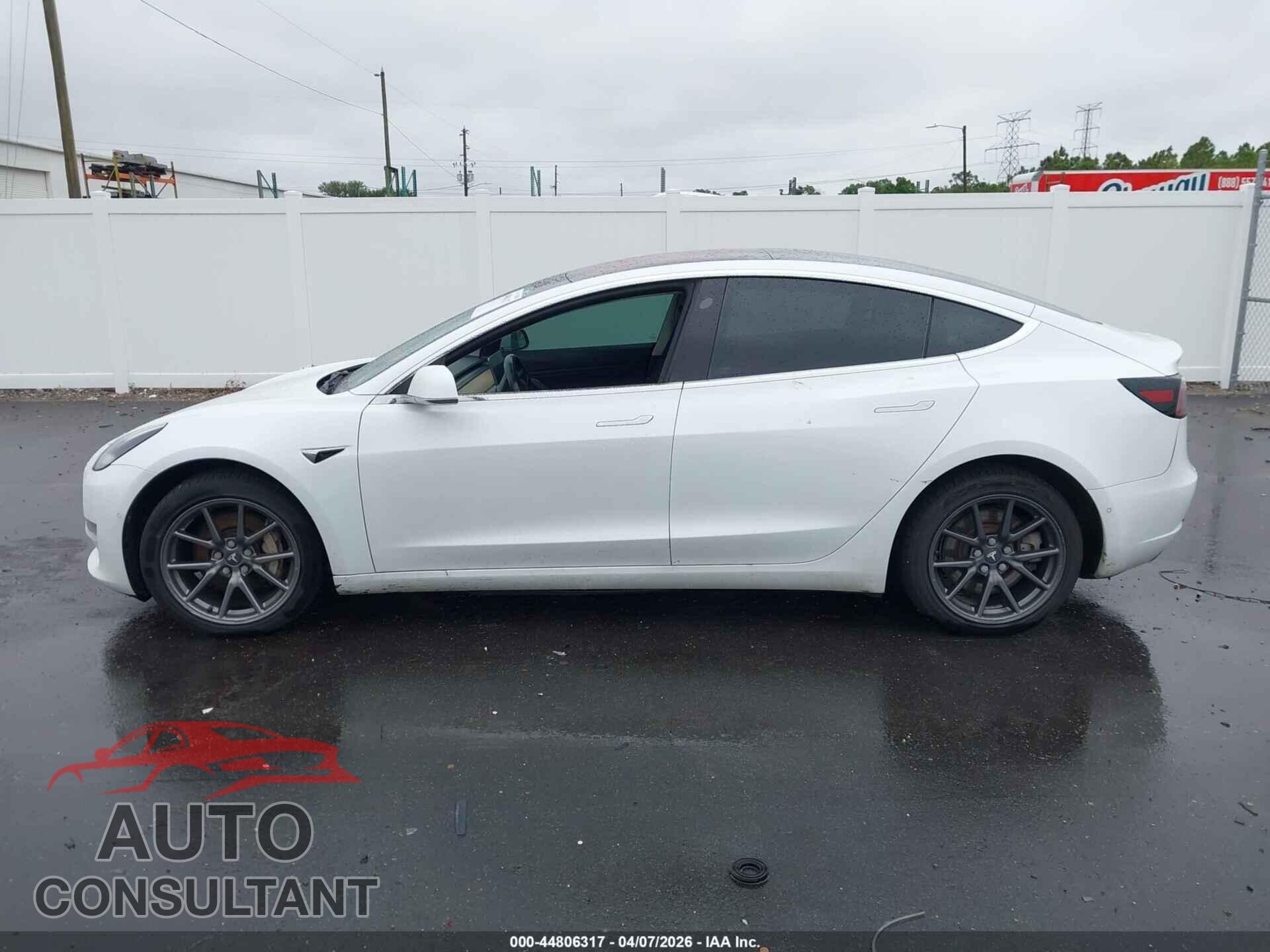 TESLA MODEL 3 2018 - 5YJ3E1EB0JF066775