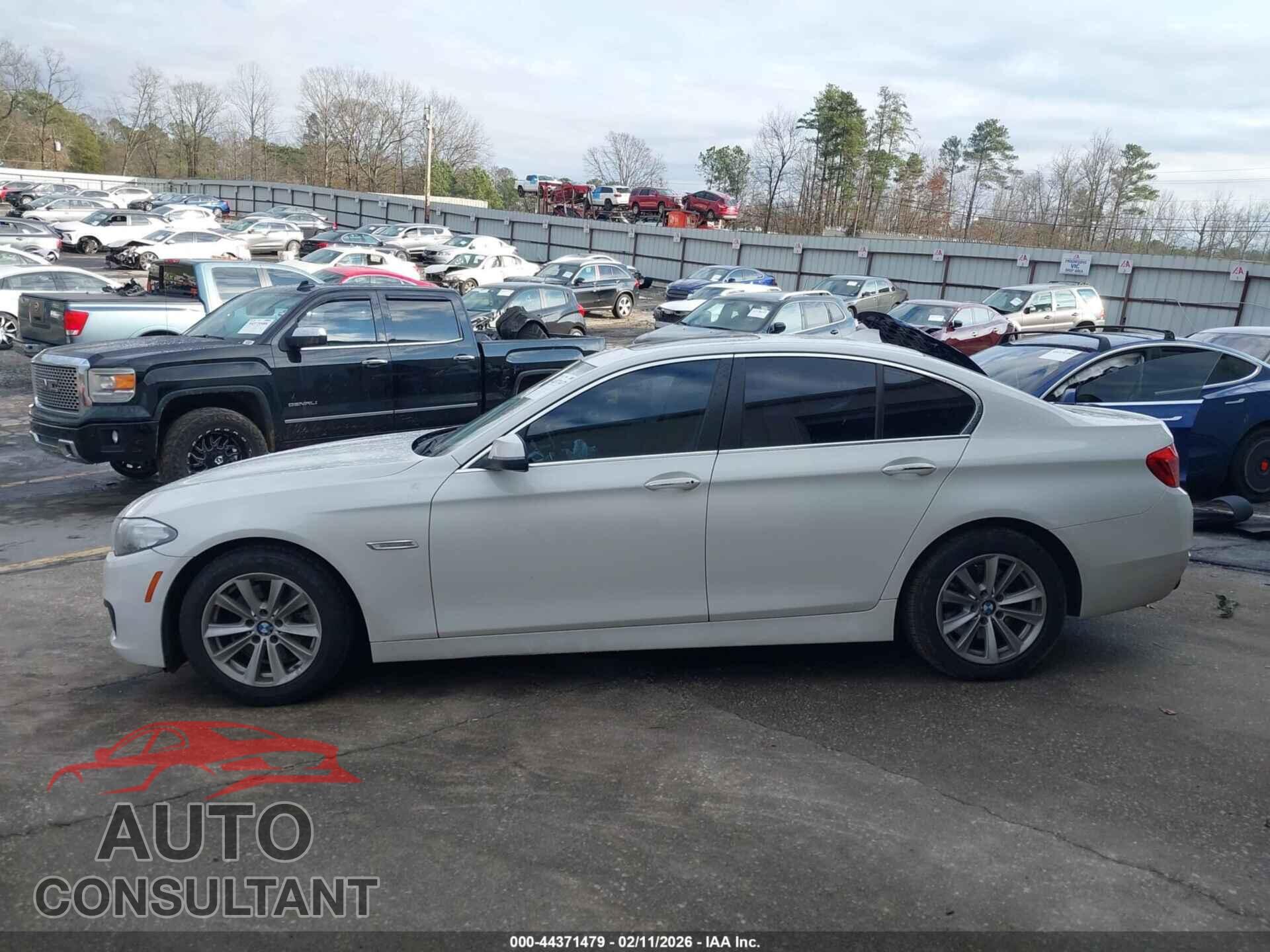 BMW 528I 2016 - WBA5A5C51GG352512