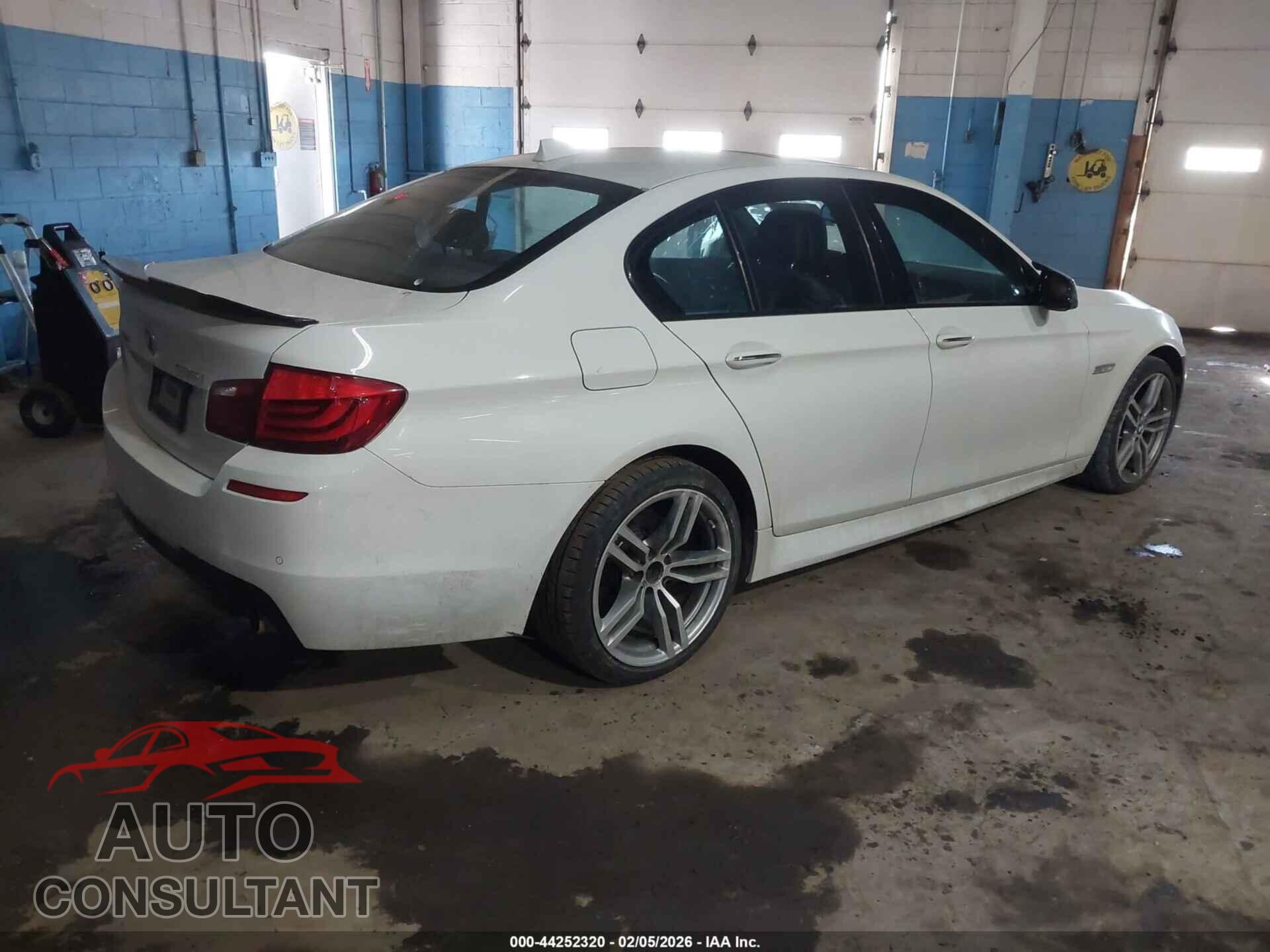 BMW 535I 2013 - WBAFU7C58DDU77012