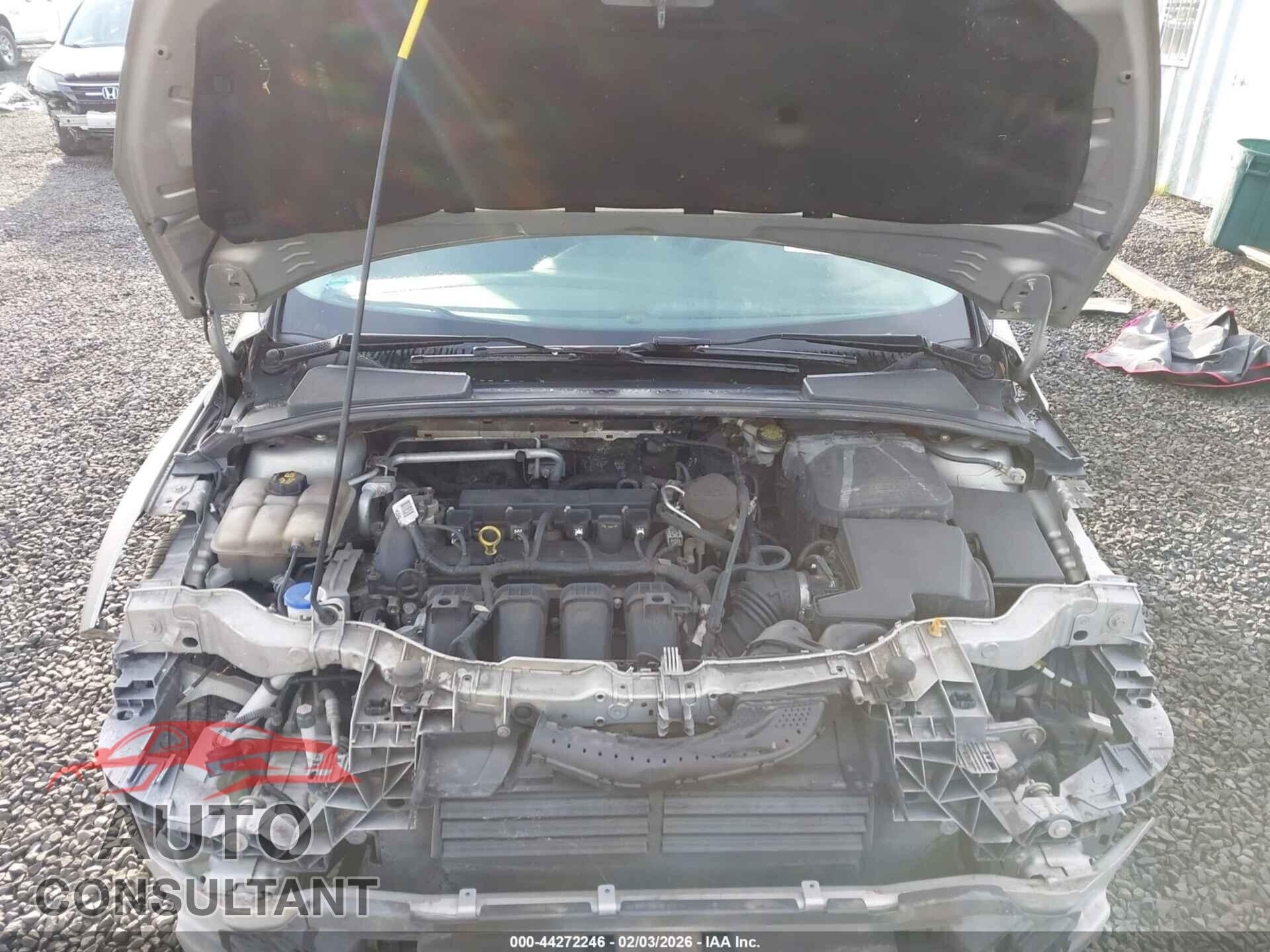 FORD FOCUS 2015 - 1FADP3K21FL262474
