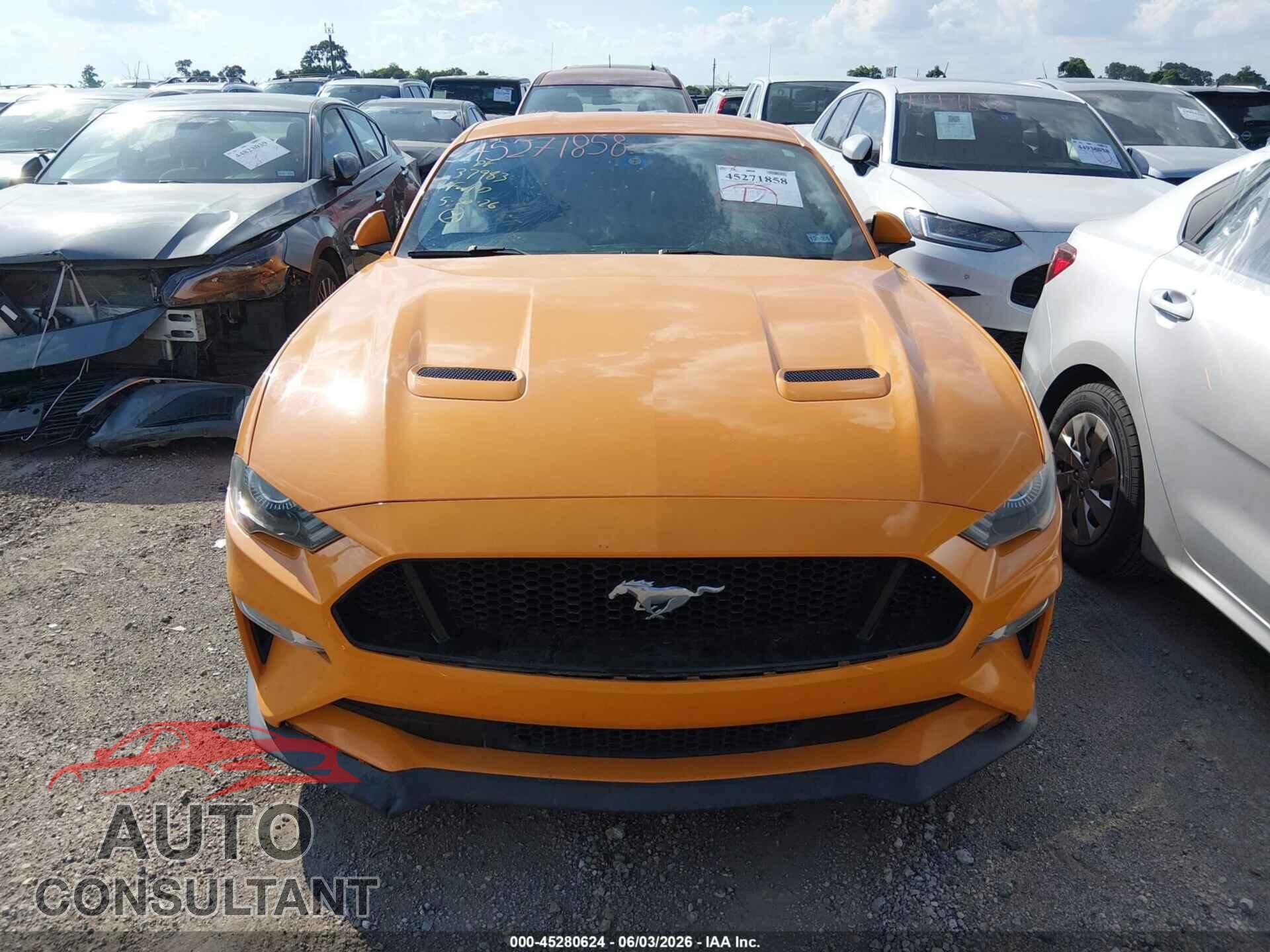 FORD MUSTANG 2018 - 1FA6P8CFXJ5113677