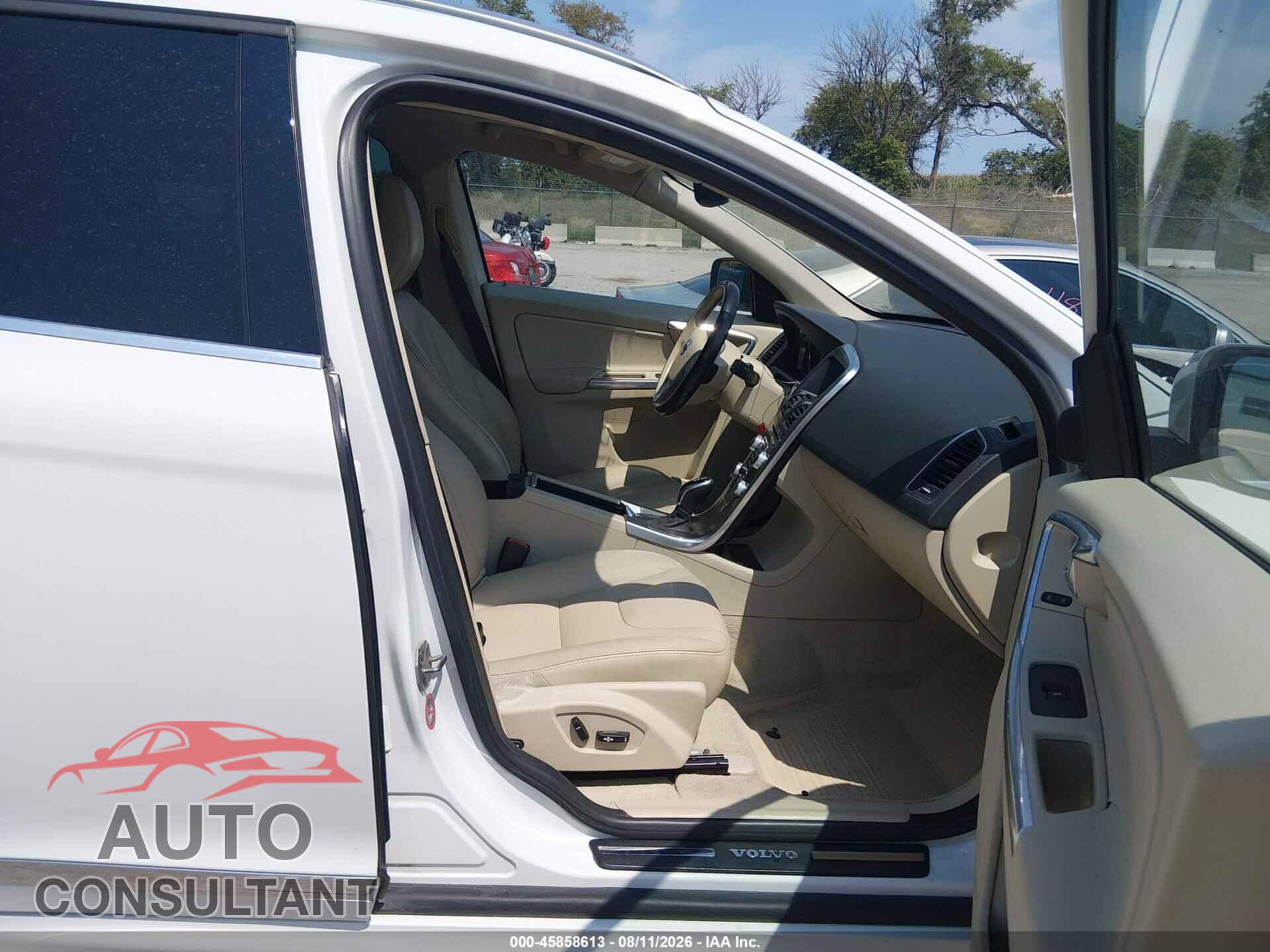 VOLVO XC60 2015 - YV440MDK9F2660357