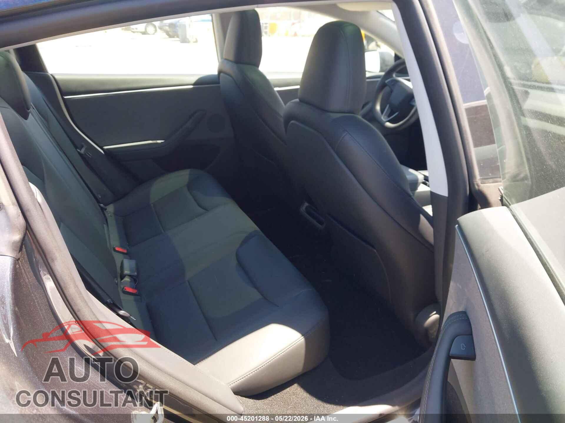 TESLA MODEL 3 2024 - 5YJ3E1EA3RF737696