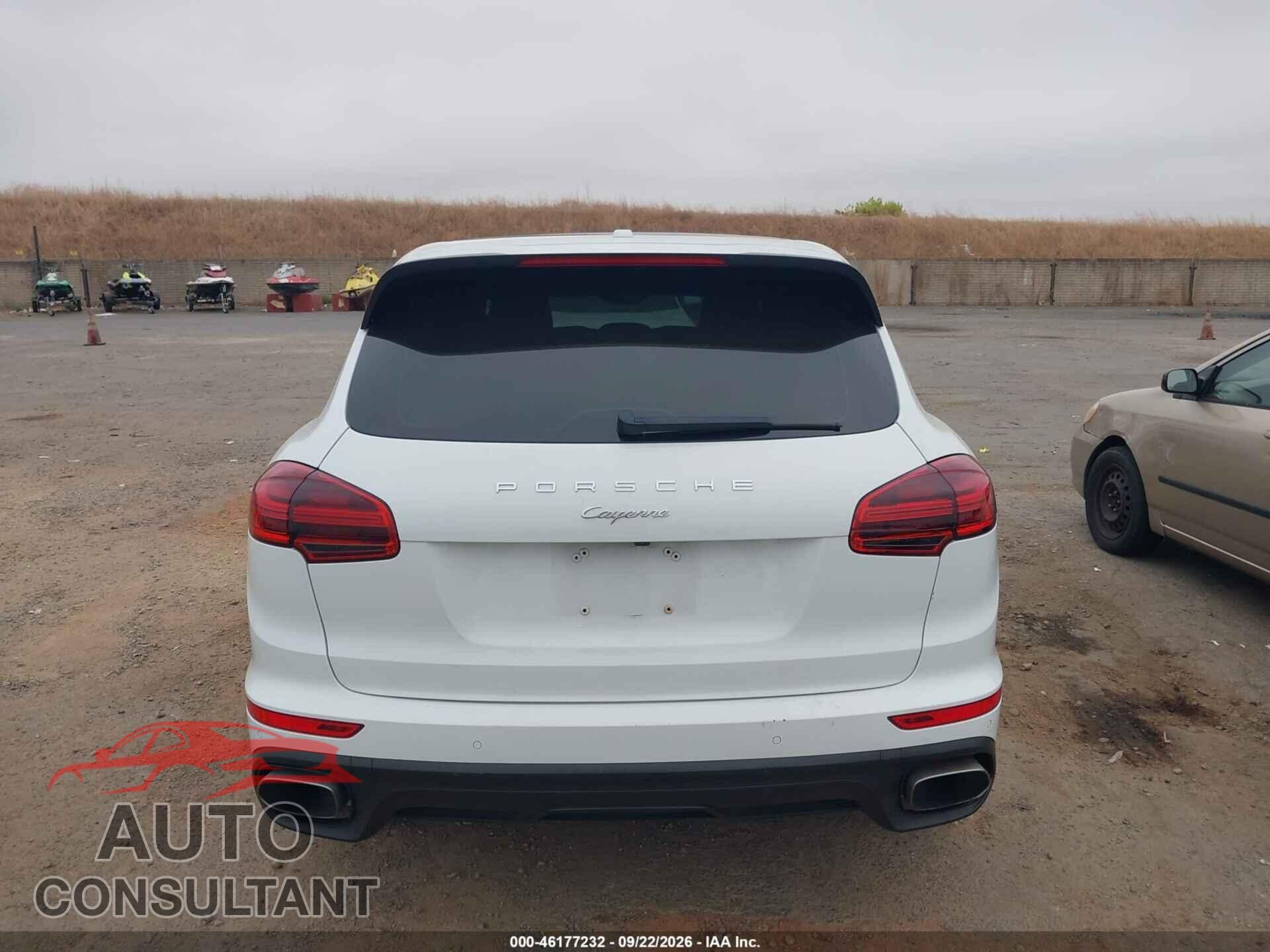 PORSCHE CAYENNE 2016 - WP1AA2A24GKA13098
