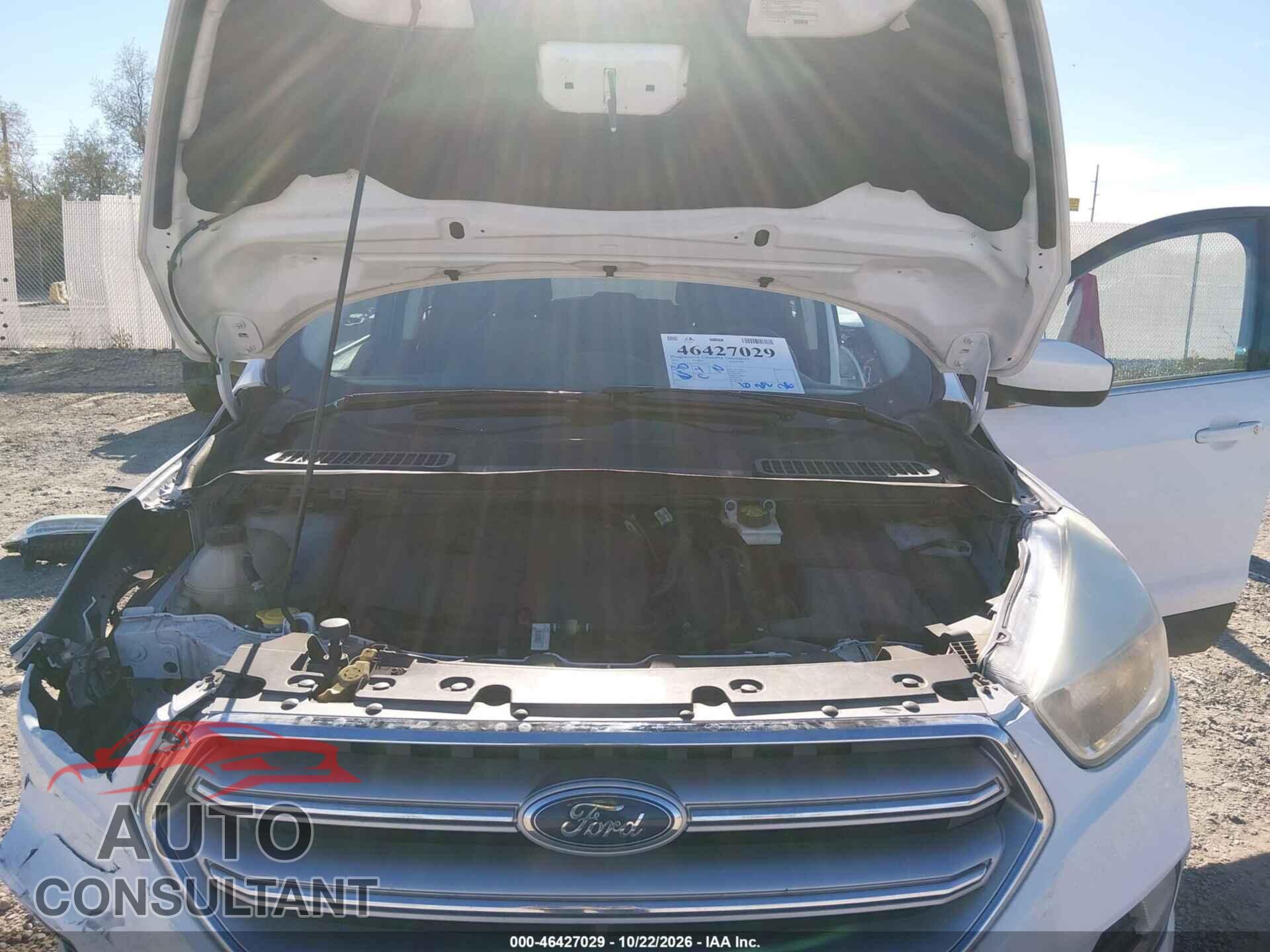 FORD ESCAPE 2017 - 1FMCU9GD3HUD45232