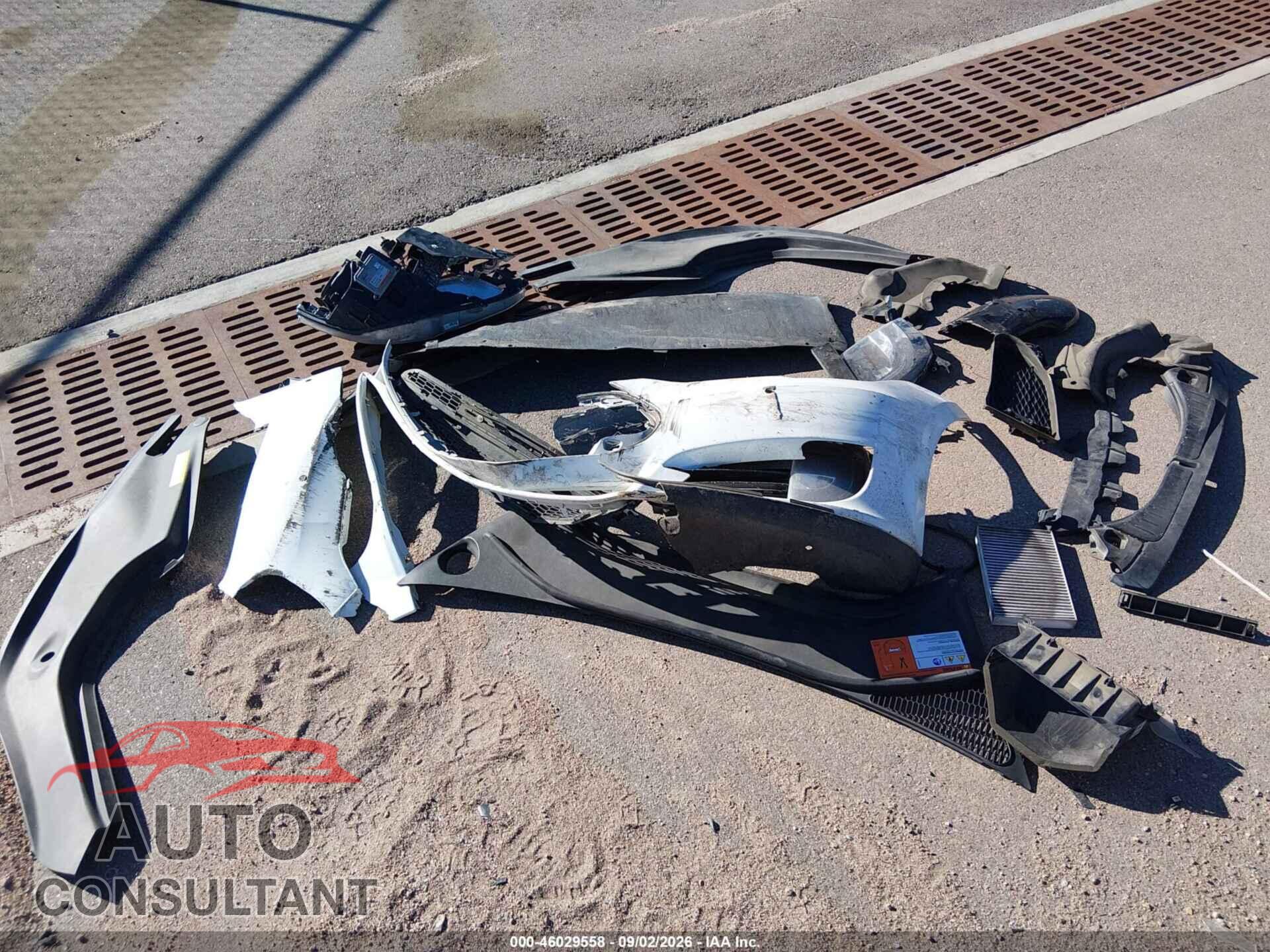 TESLA MODEL S 2015 - 5YJSA1E48FF117259