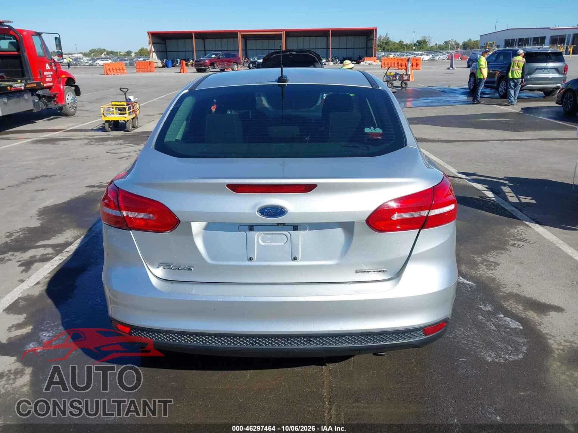 FORD FOCUS 2015 - 1FADP3E25FL261338