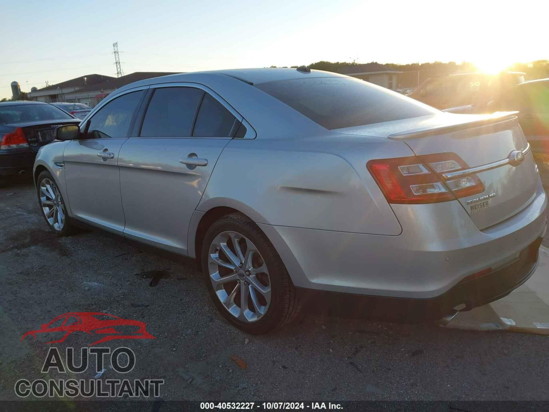 FORD TAURUS 2017 - 1FAHP2J87HG128405