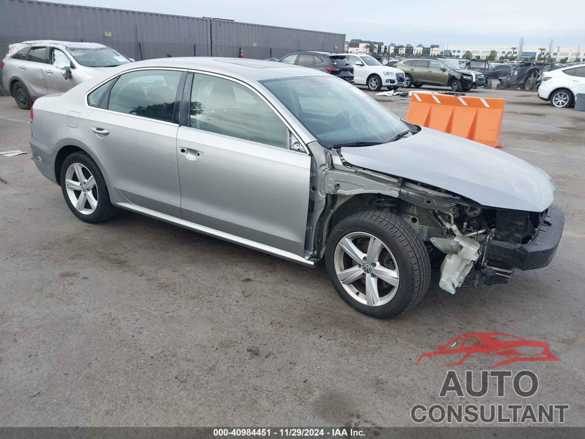 VOLKSWAGEN PASSAT 2013 - 1VWBP7A30DC074347