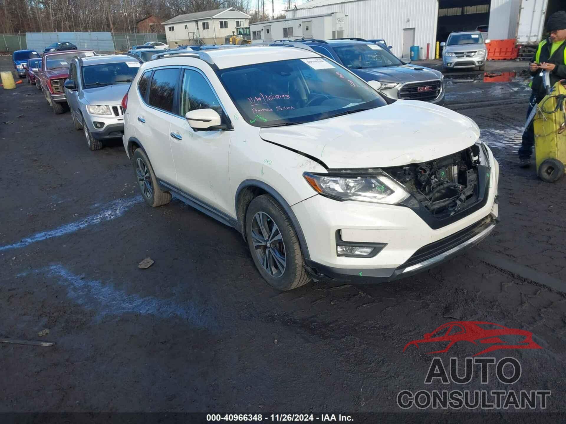 NISSAN ROGUE 2017 - JN8AT2MV4HW284906