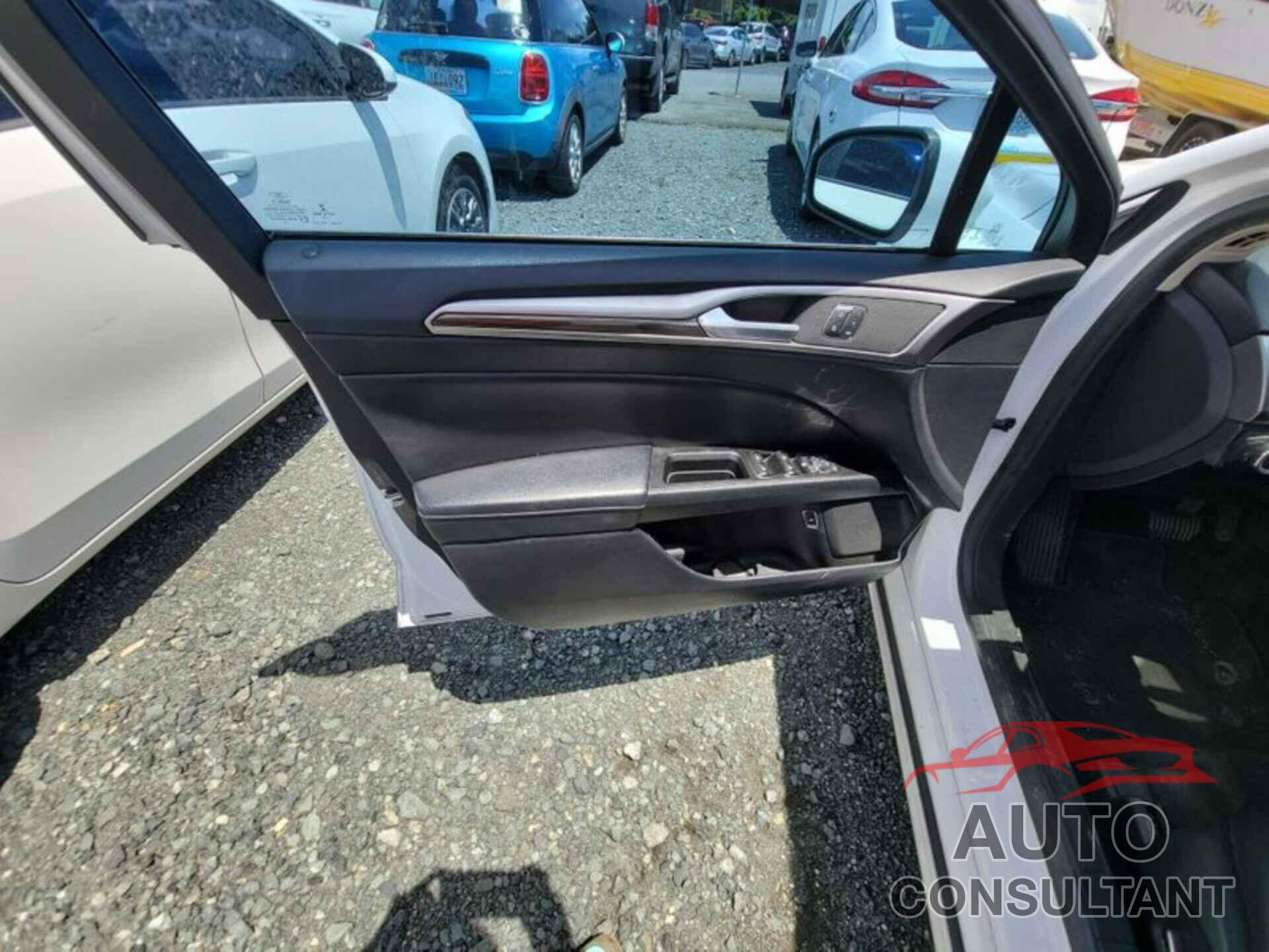 FORD FUSION HYBRID 2018 - 3FA6P0LU7JR278647