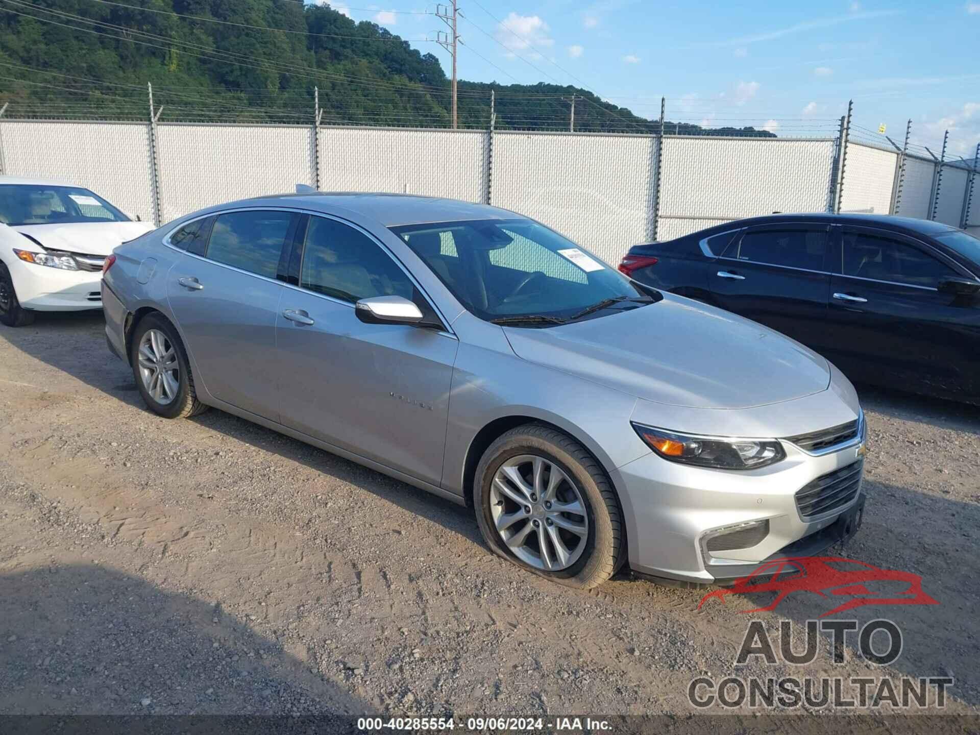 CHEVROLET MALIBU 2017 - 1G1ZE5ST7HF114673