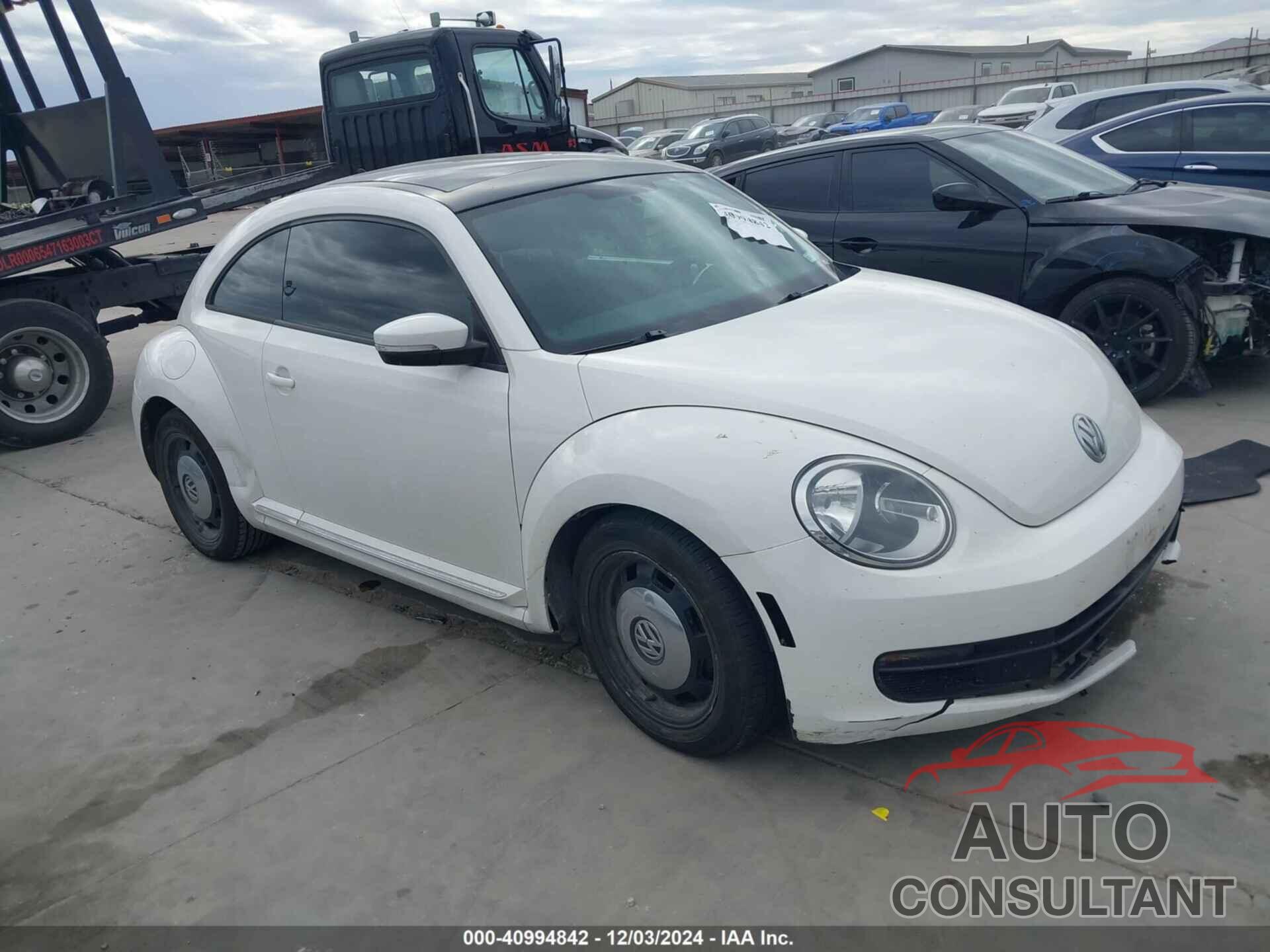 VOLKSWAGEN BEETLE 2013 - 3VWJX7AT7DM680268