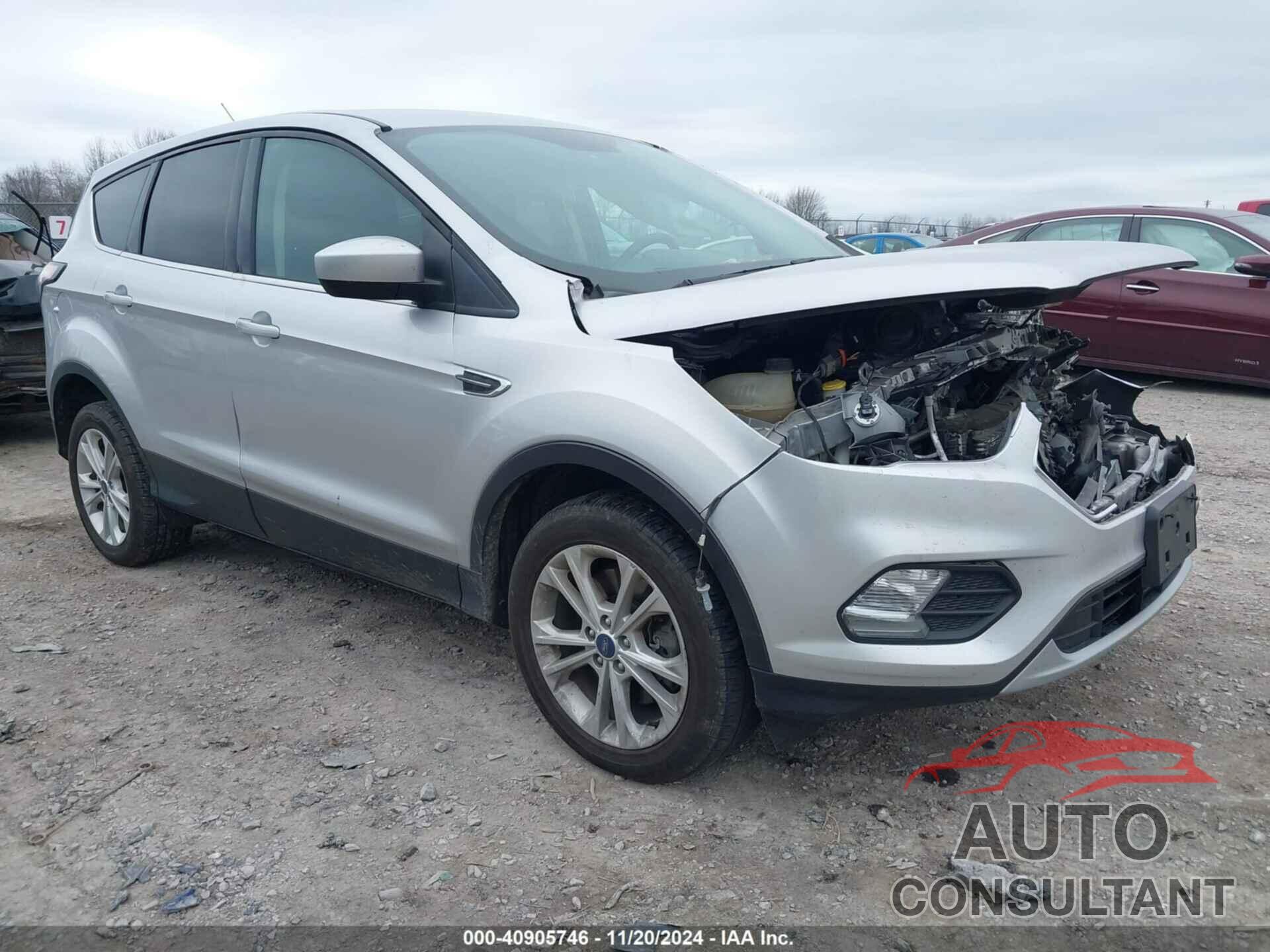 FORD ESCAPE 2017 - 1FMCU9G91HUB67185