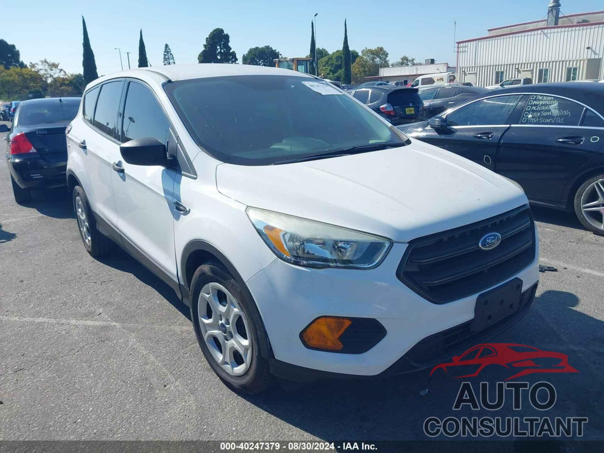 FORD ESCAPE 2017 - 1FMCU0F70HUC51431