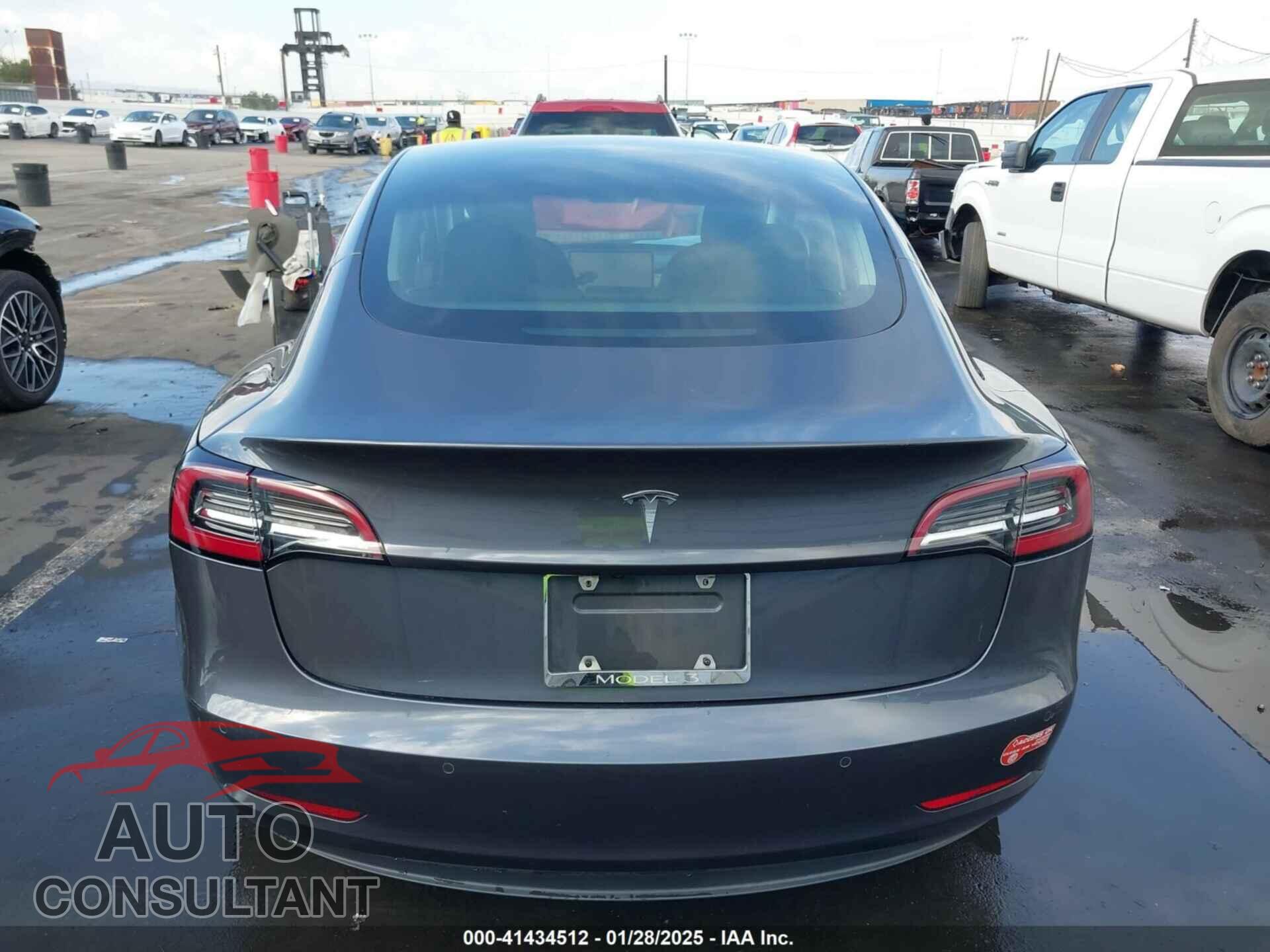 TESLA MODEL 3 2018 - 5YJ3E1EA0JF047358