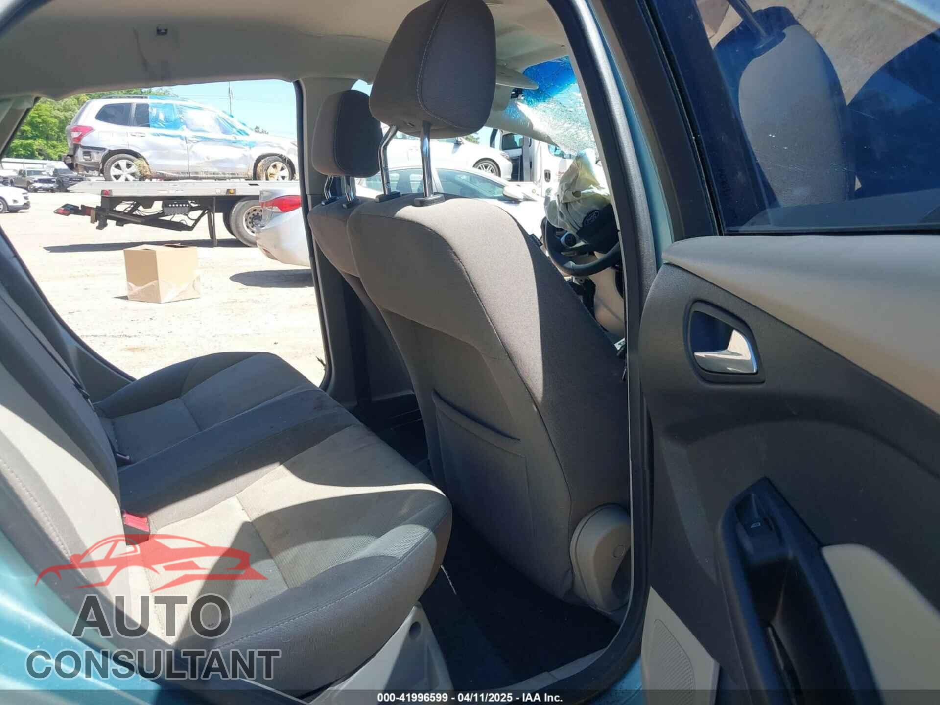 FORD FOCUS 2012 - 1FAHP3F20CL320775