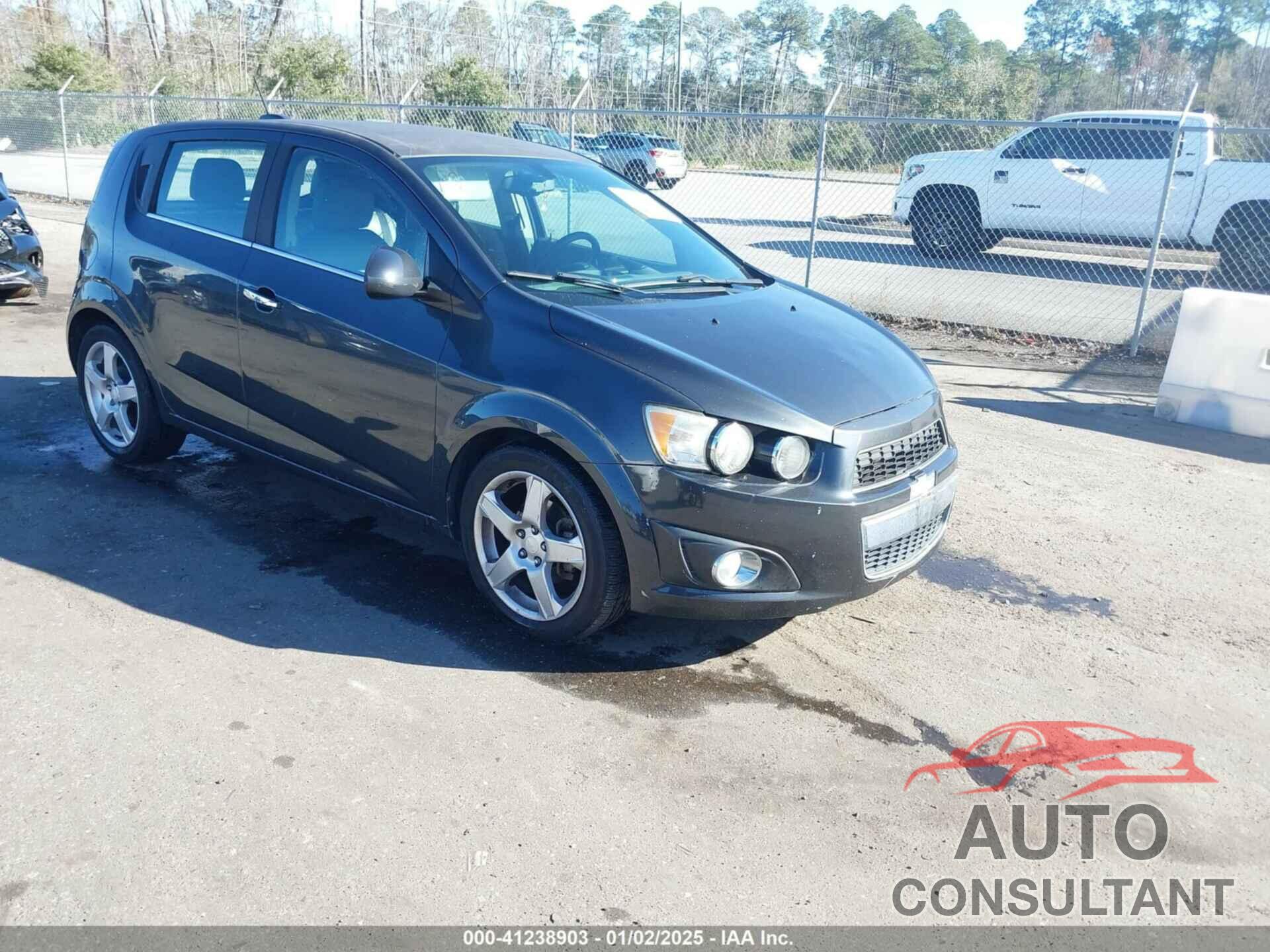 CHEVROLET SONIC 2015 - 1G1JE6SB6F4194437