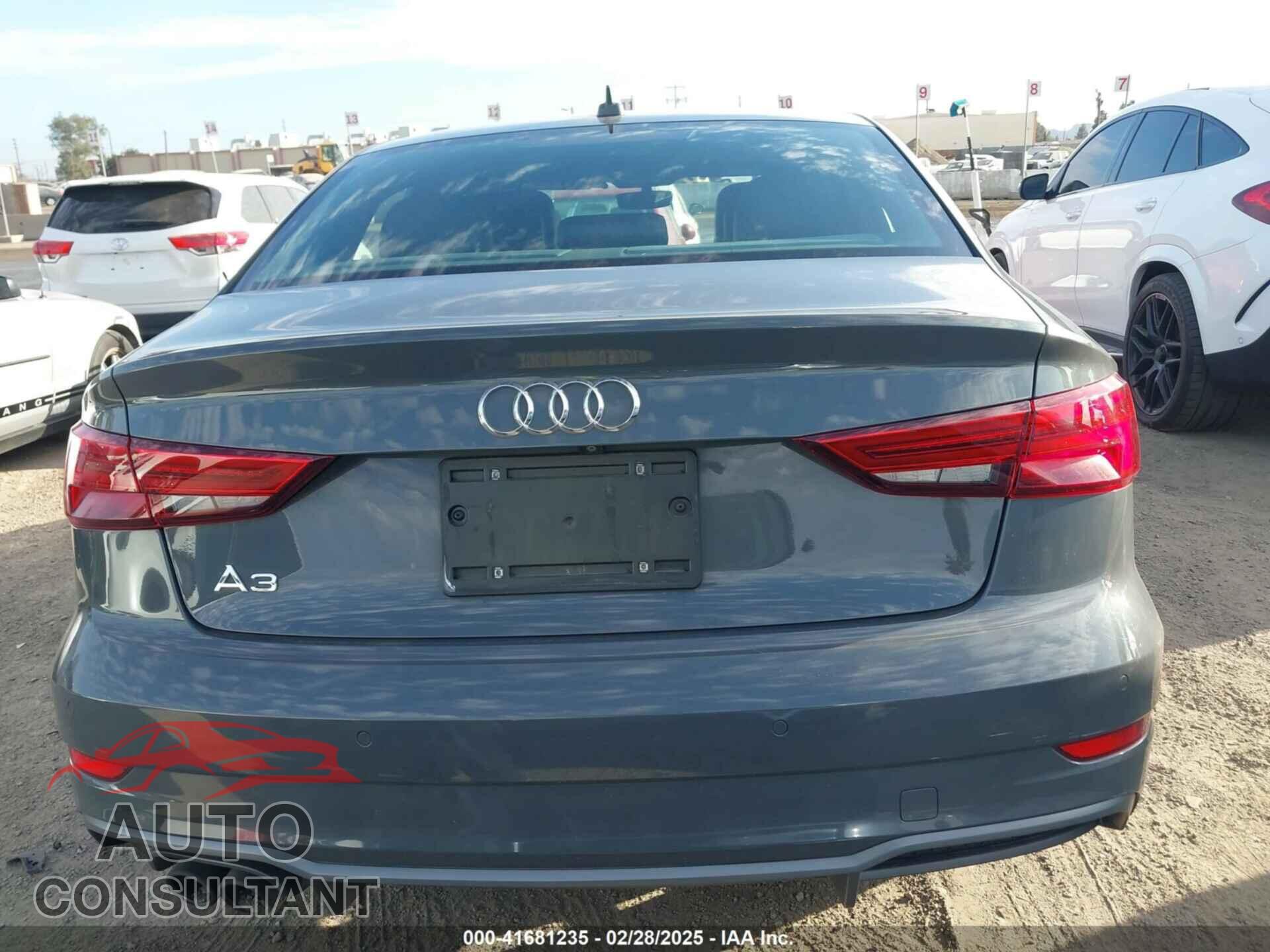 AUDI A3 2018 - WAUGUGFF1J1000430