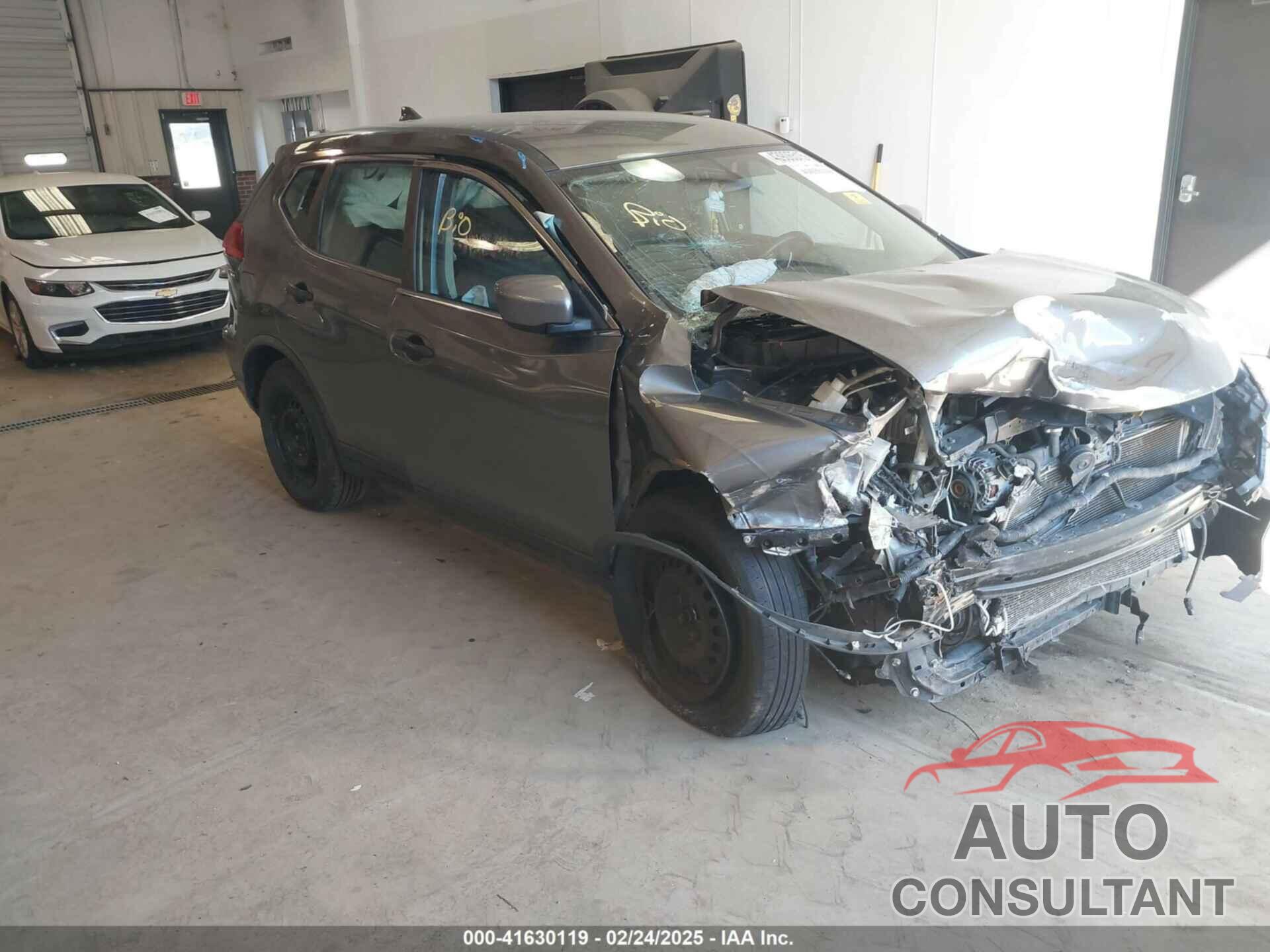 NISSAN ROGUE 2017 - KNMAT2MT3HP557211