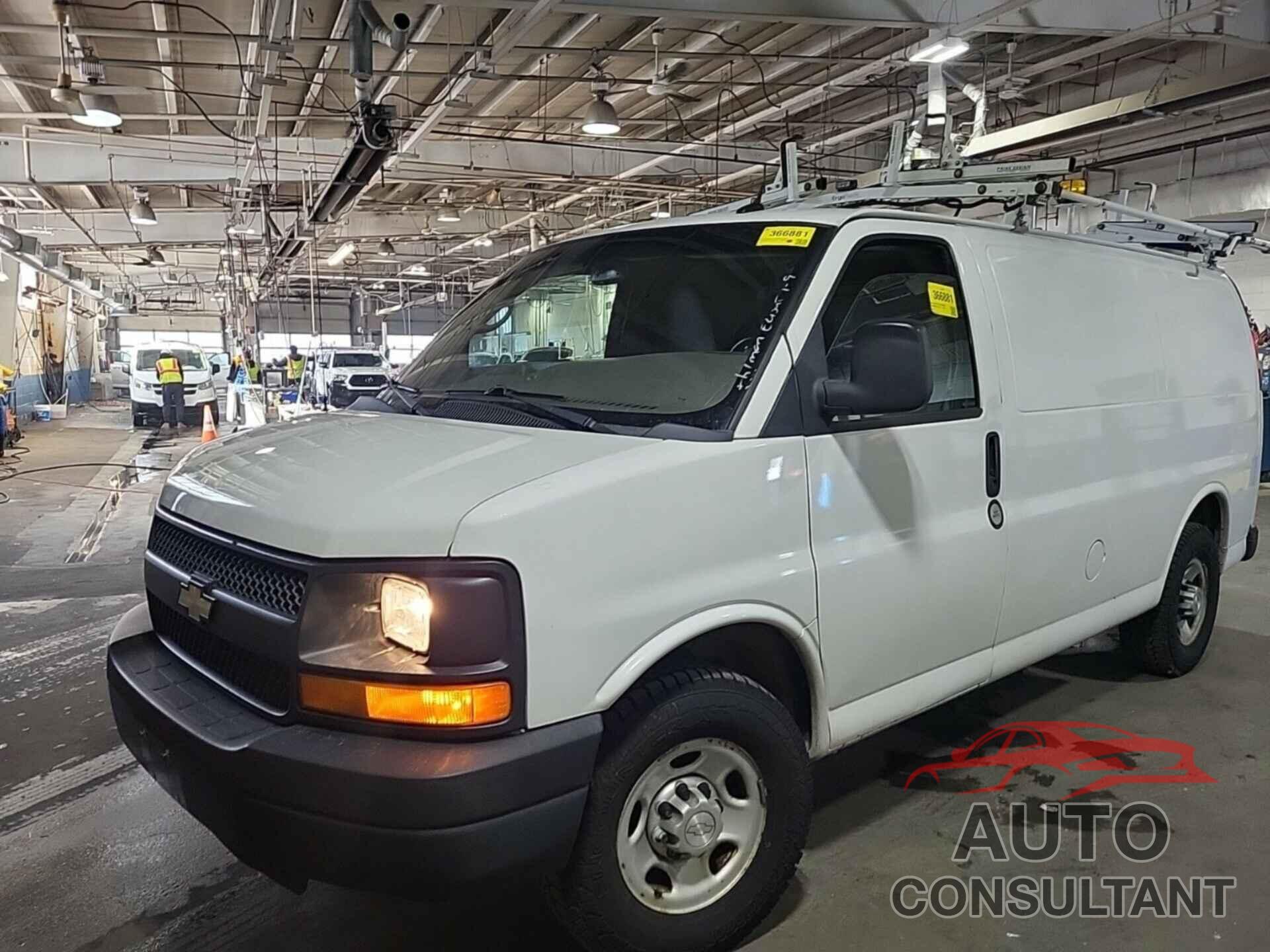 CHEVROLET EXPRESS G2500 2015 - 1GCWGFCFXF1157370