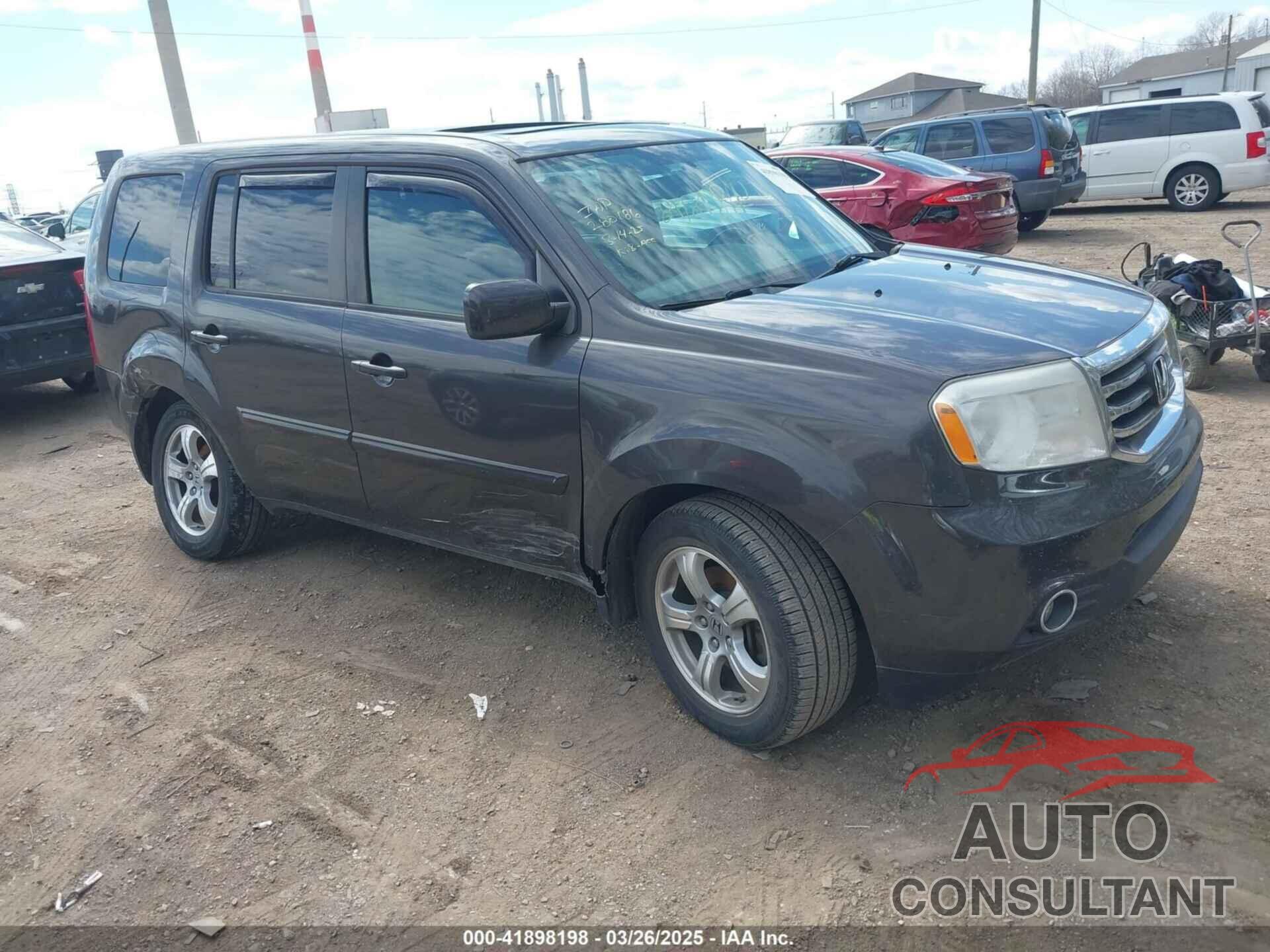 HONDA PILOT 2013 - 5FNYF4H6XDB058237