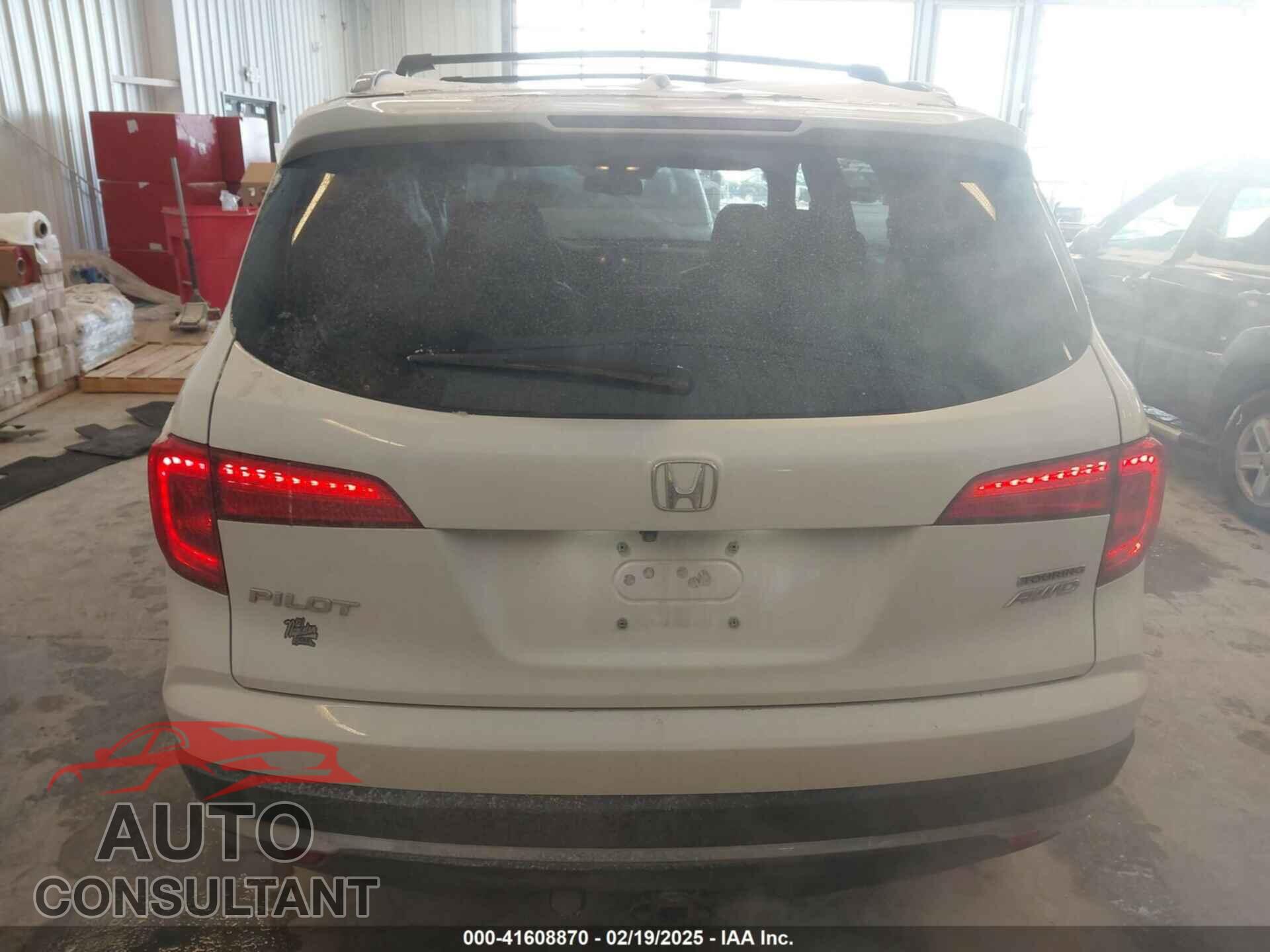 HONDA PILOT 2017 - 5FNYF6H92HB032873