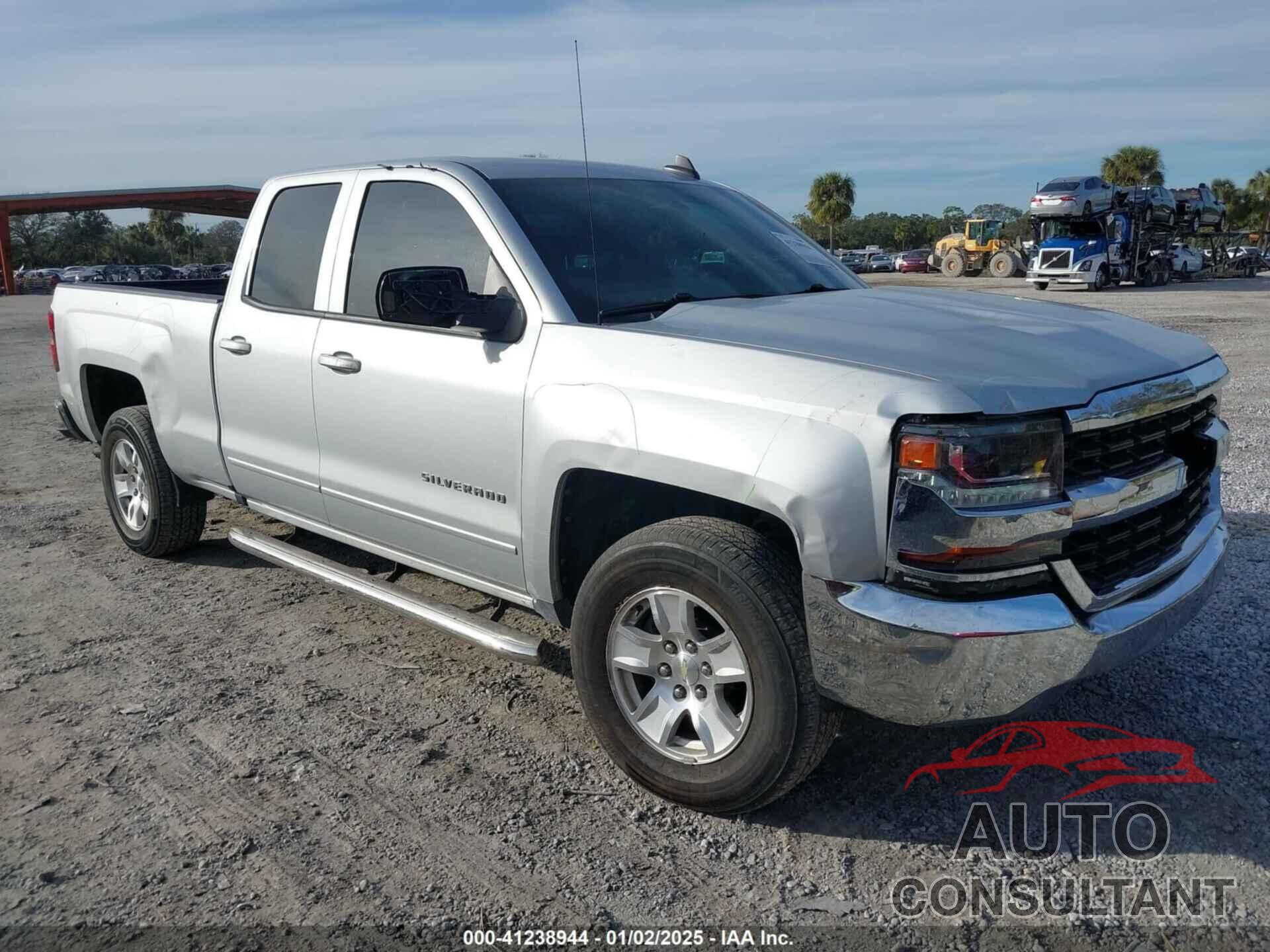 CHEVROLET SILVERADO 1500 2018 - 1GCRCREC5JZ361694