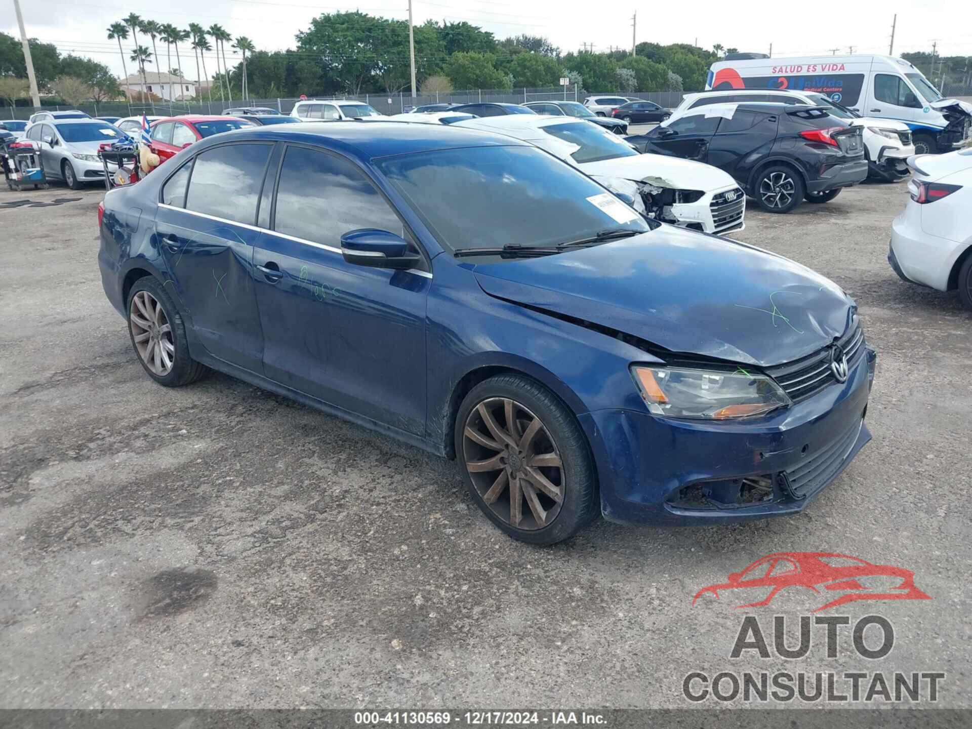 VOLKSWAGEN JETTA 2013 - 3VWDX7AJ8DM214926