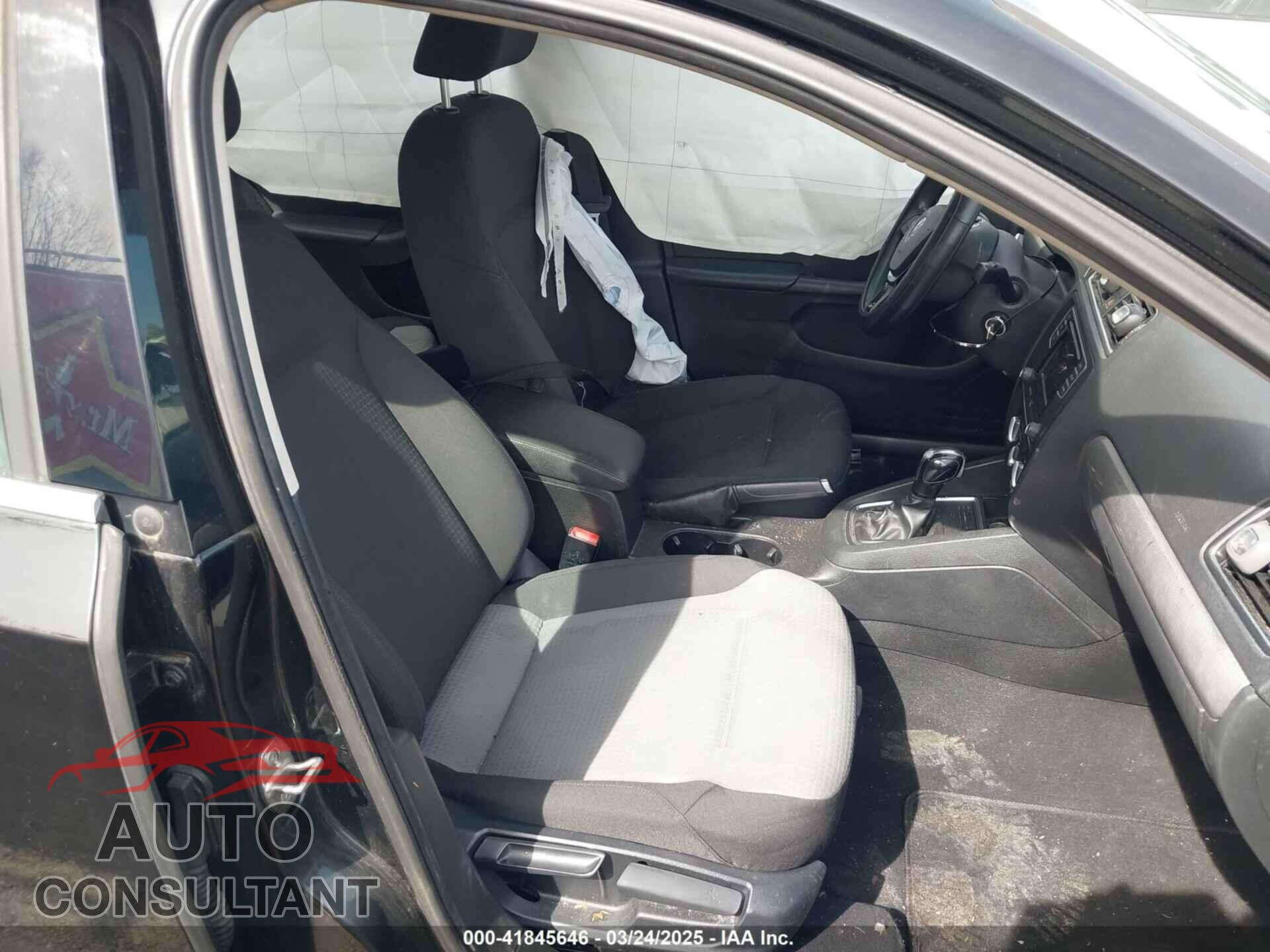 VOLKSWAGEN JETTA 2017 - 3VW2B7AJ2HM237842