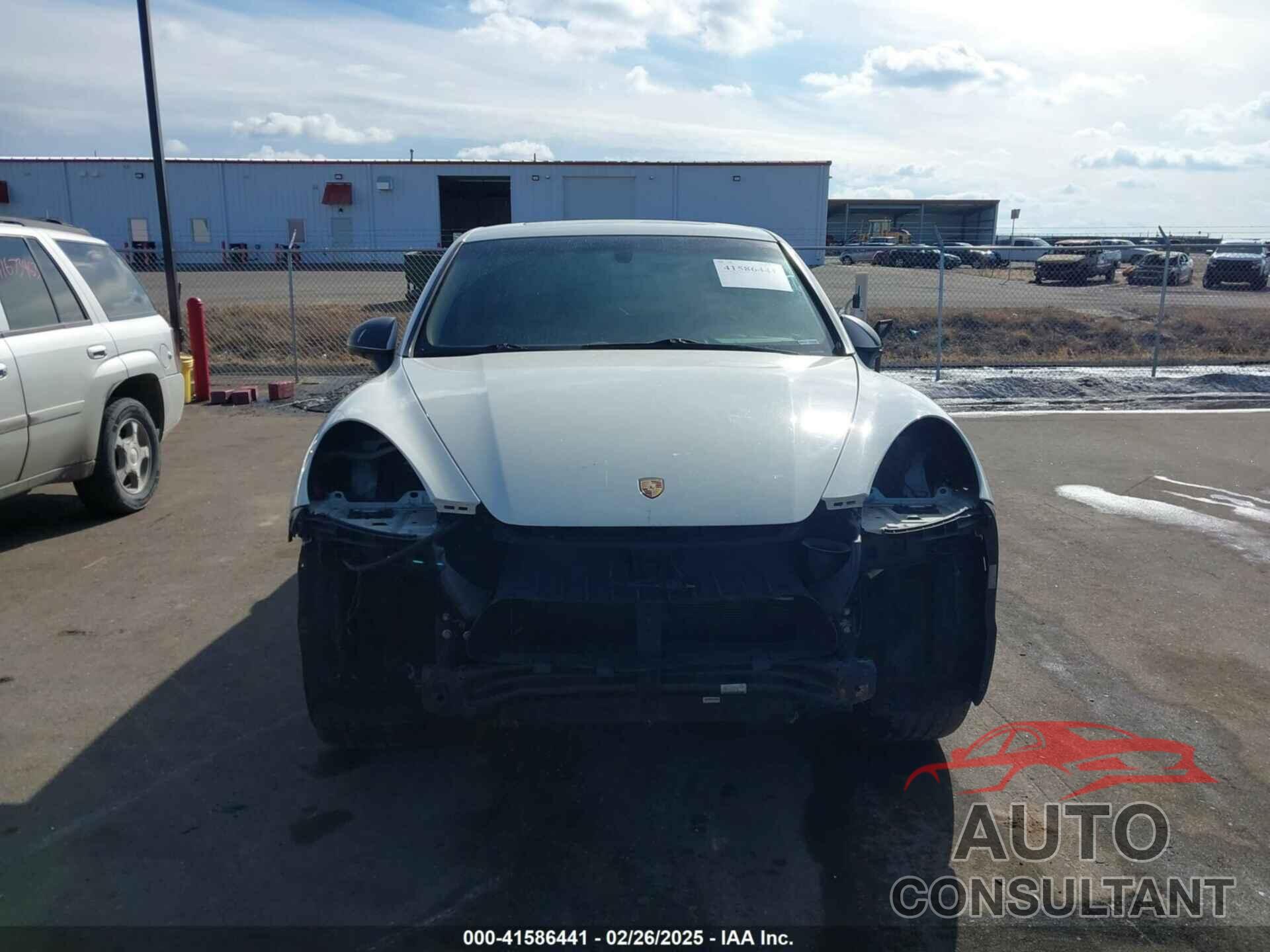 PORSCHE CAYENNE 2012 - WP1AA2A2XCLA03020
