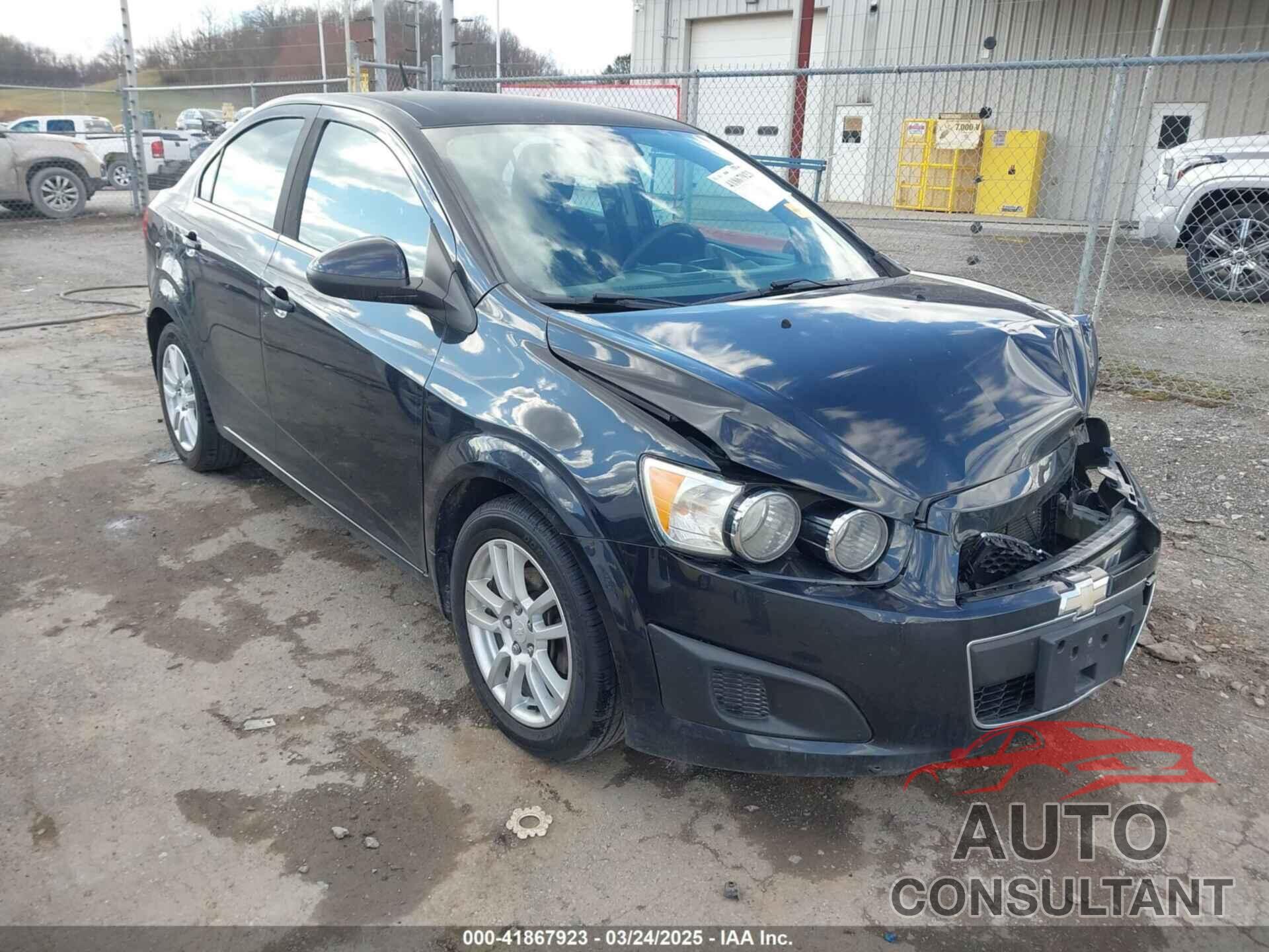 CHEVROLET SONIC 2013 - 1G1JC5SH5D4222455
