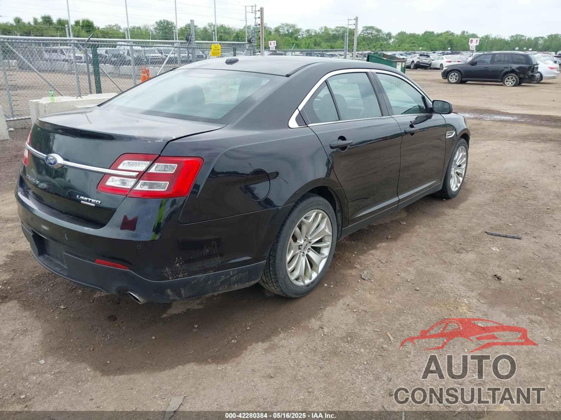 FORD TAURUS 2019 - 1FAHP2F82KG111088