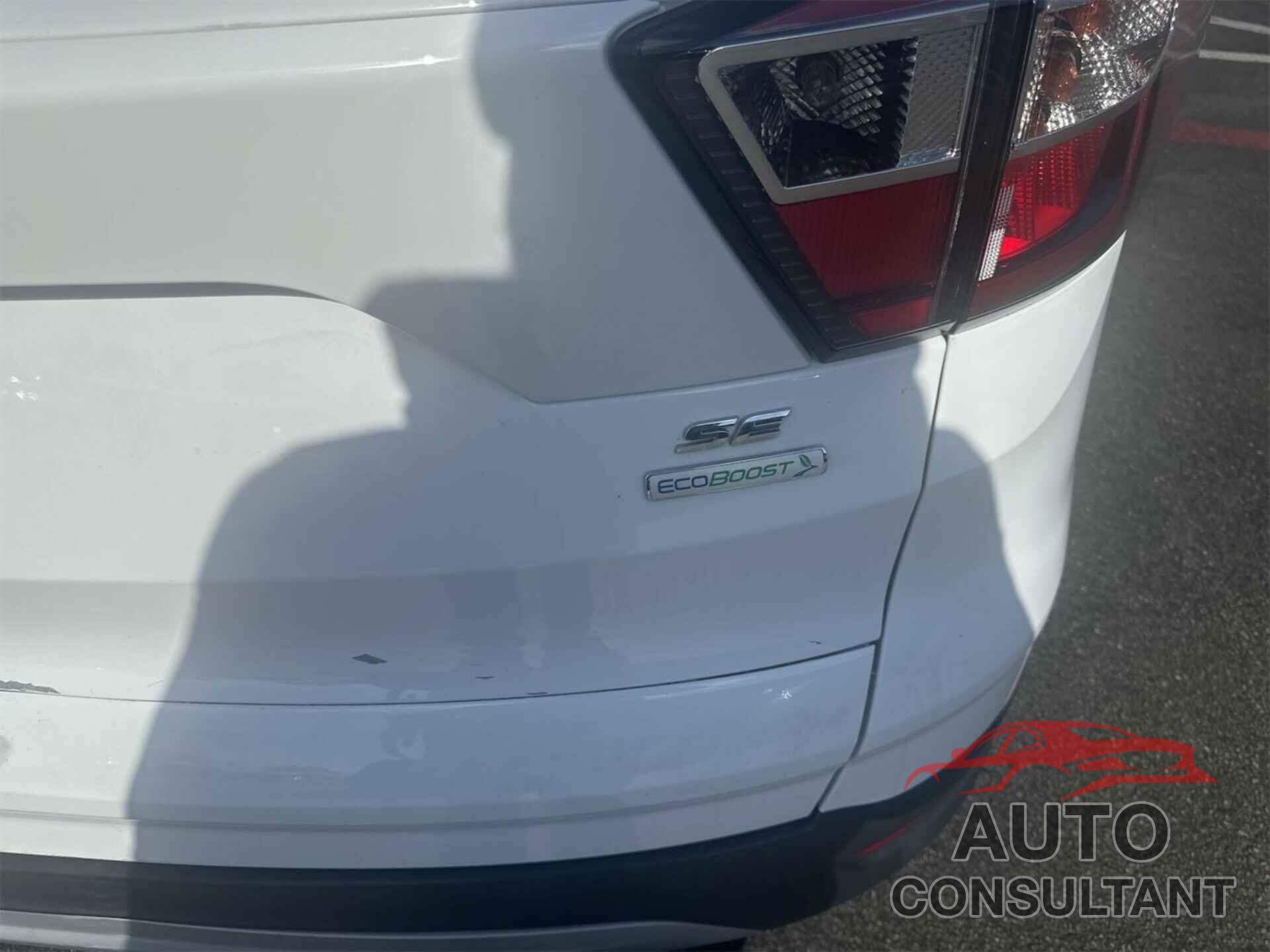 FORD ESCAPE 2017 - 1FMCU0GD9HUC98851