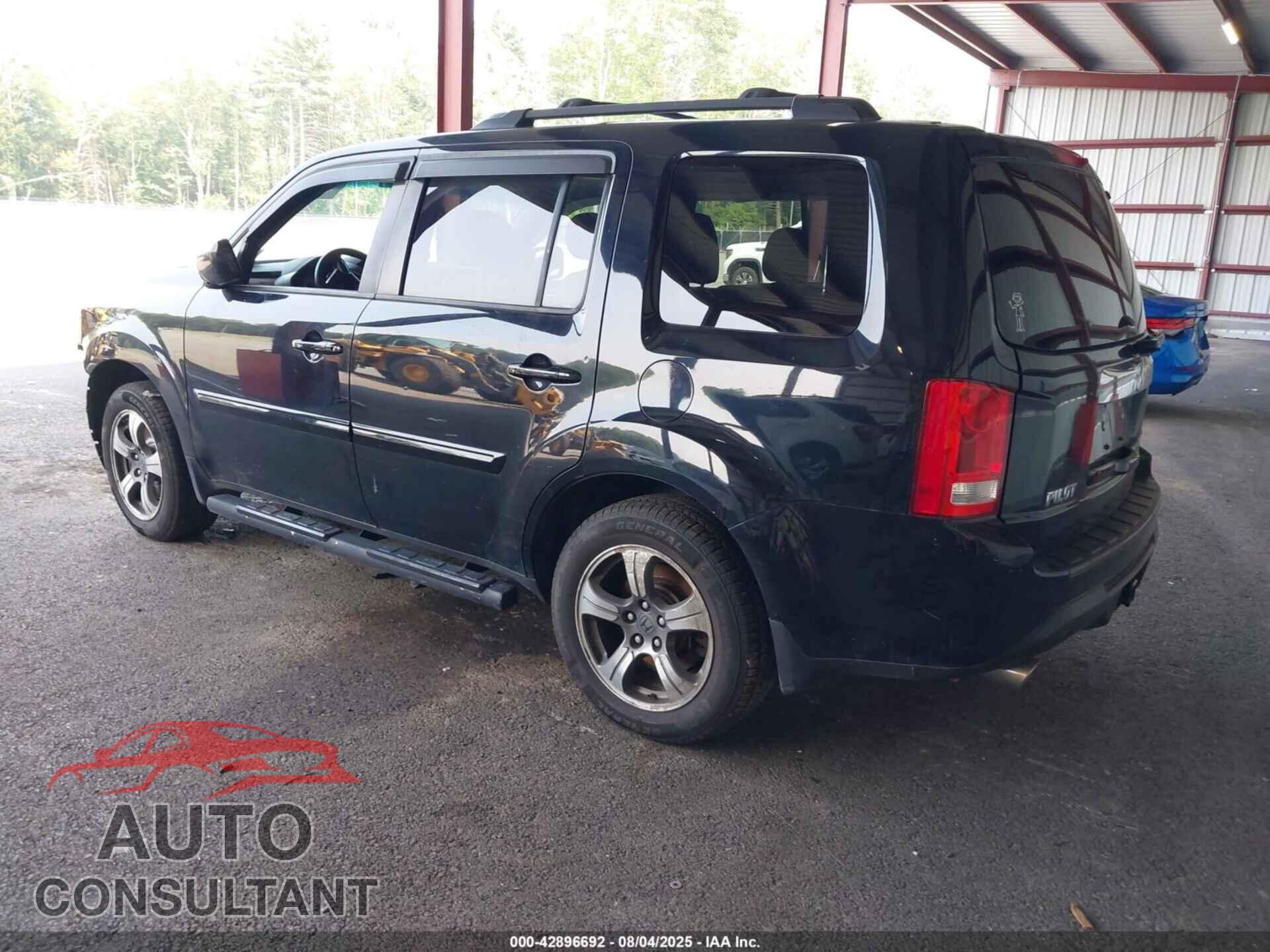 HONDA PILOT 2015 - 5FNYF4H33FB048111