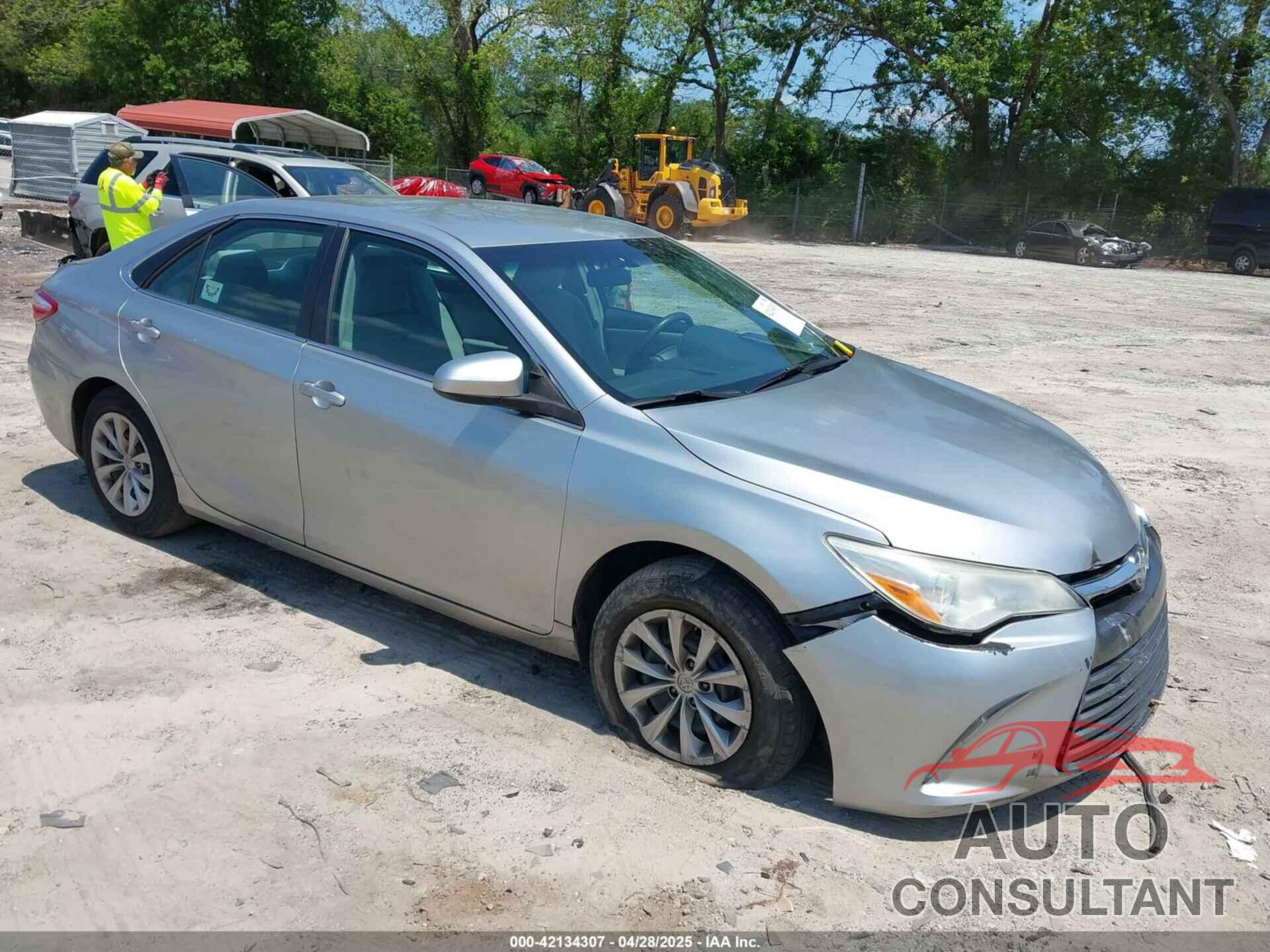 TOYOTA CAMRY 2016 - 4T4BF1FK2GR572519