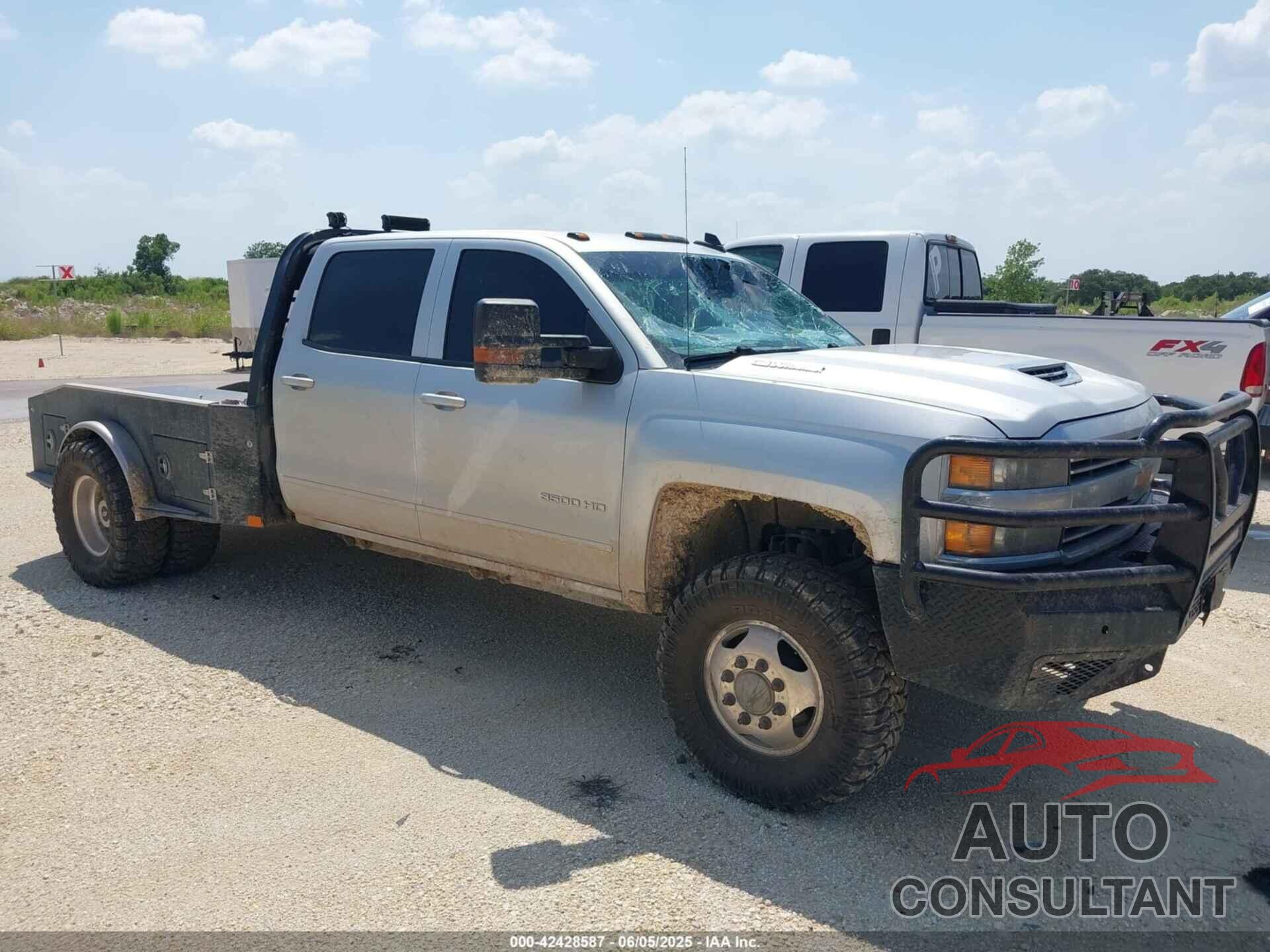 CHEVROLET SILVERADO 3500HD 2018 - 1GC4KZCY5JF136155