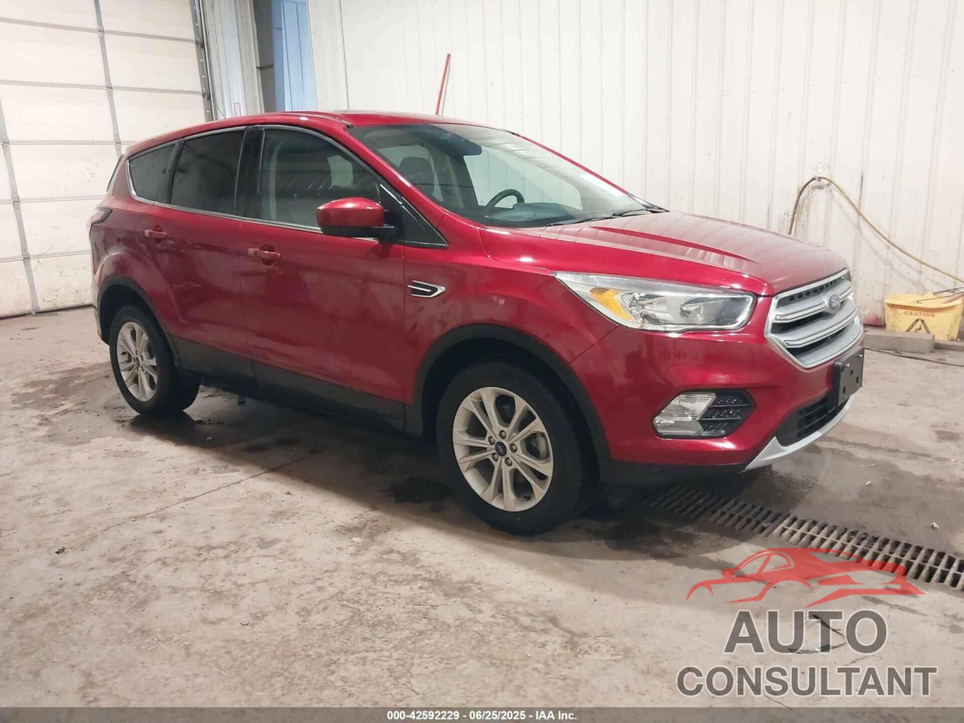 FORD ESCAPE 2017 - 1FMCU0GD1HUE08730